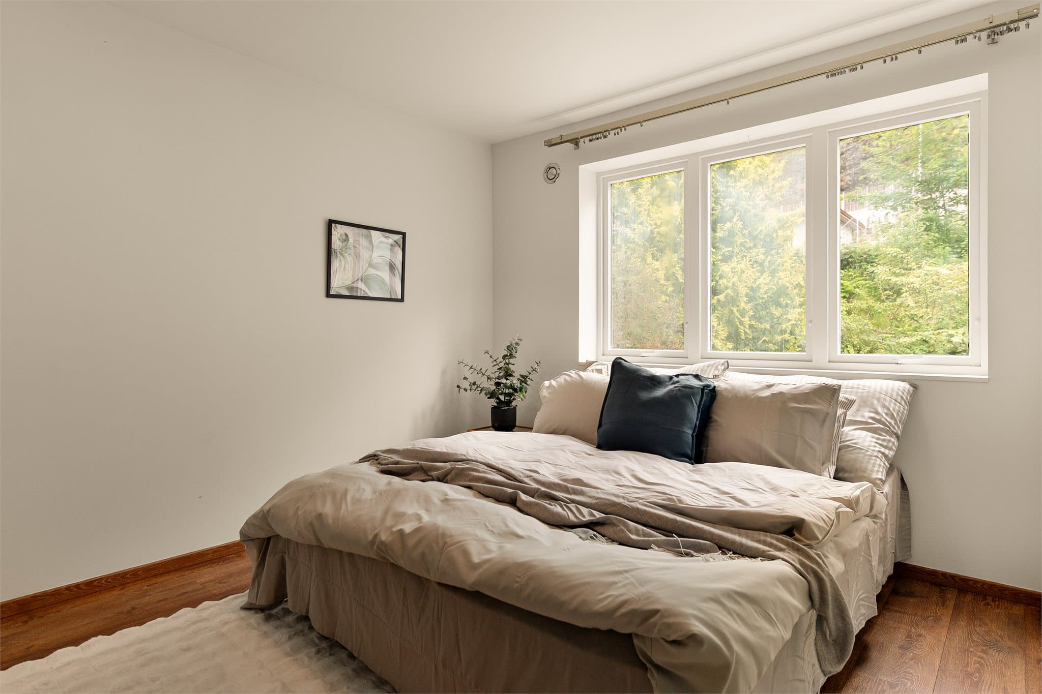 - Leilighetens hovedsoverom måler 12,5 m² -