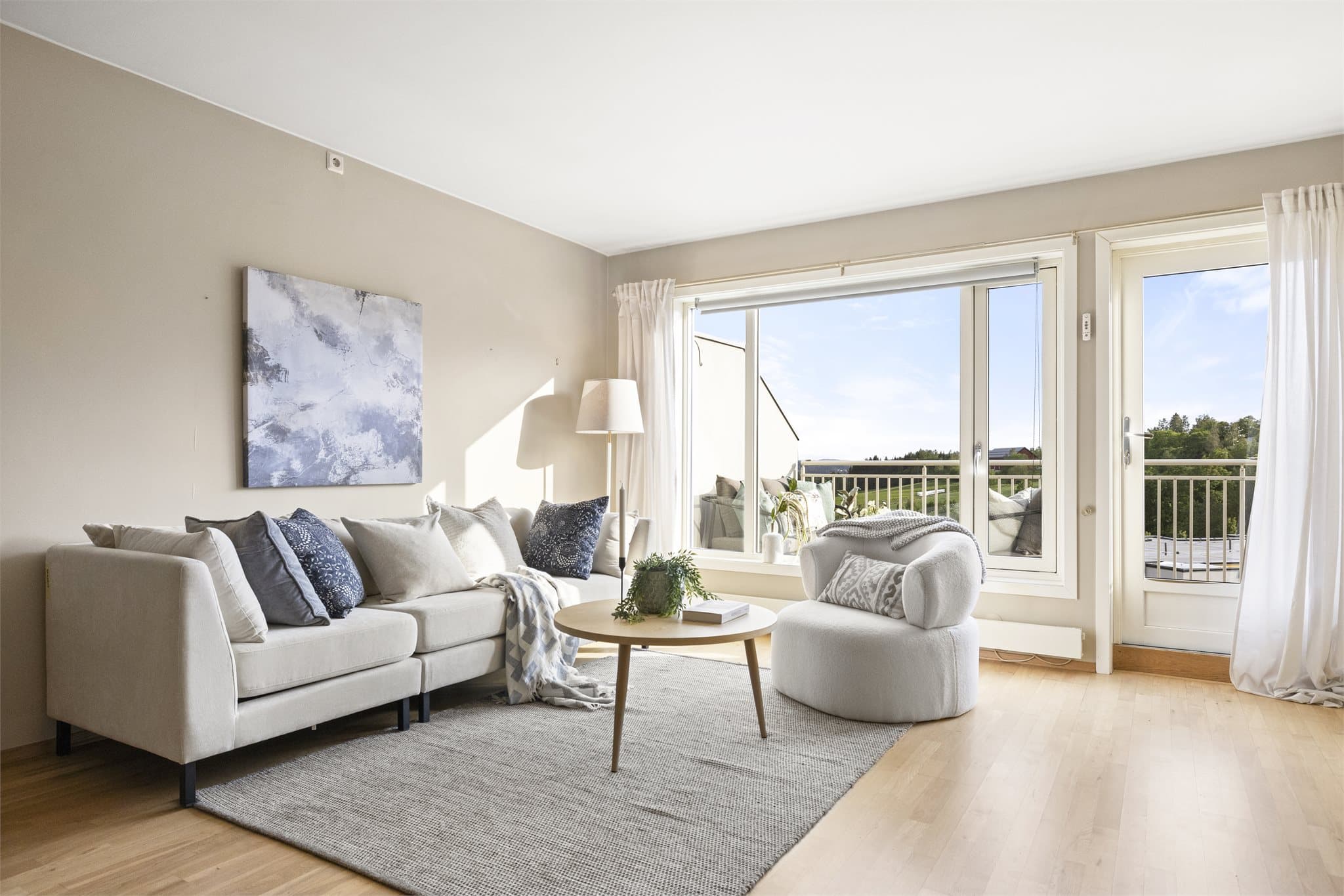 - Smart planløsning med effektiv arealutnyttelse og gode romløsninger -