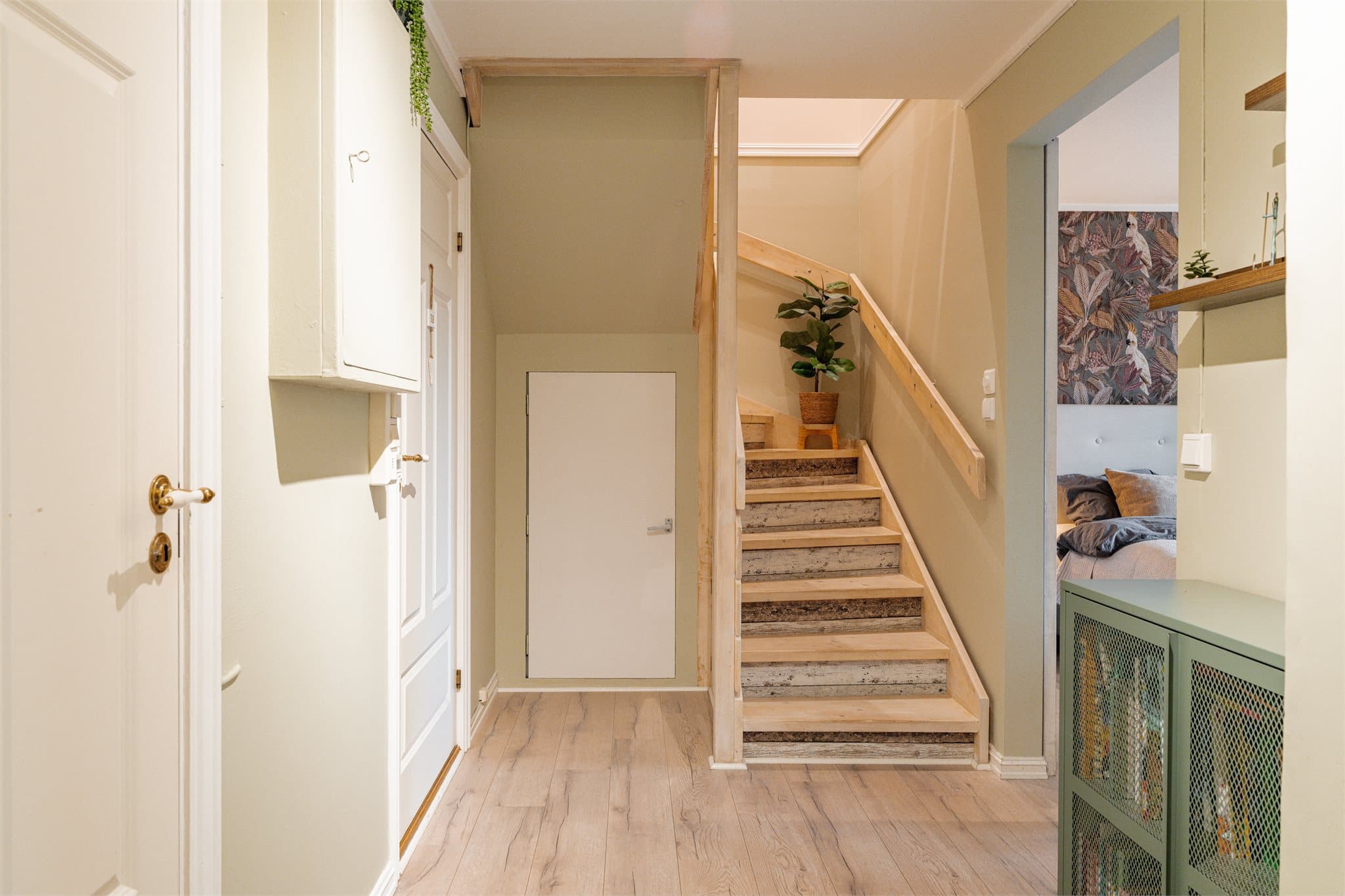 Trapperommet binder de to etasjene sammen.