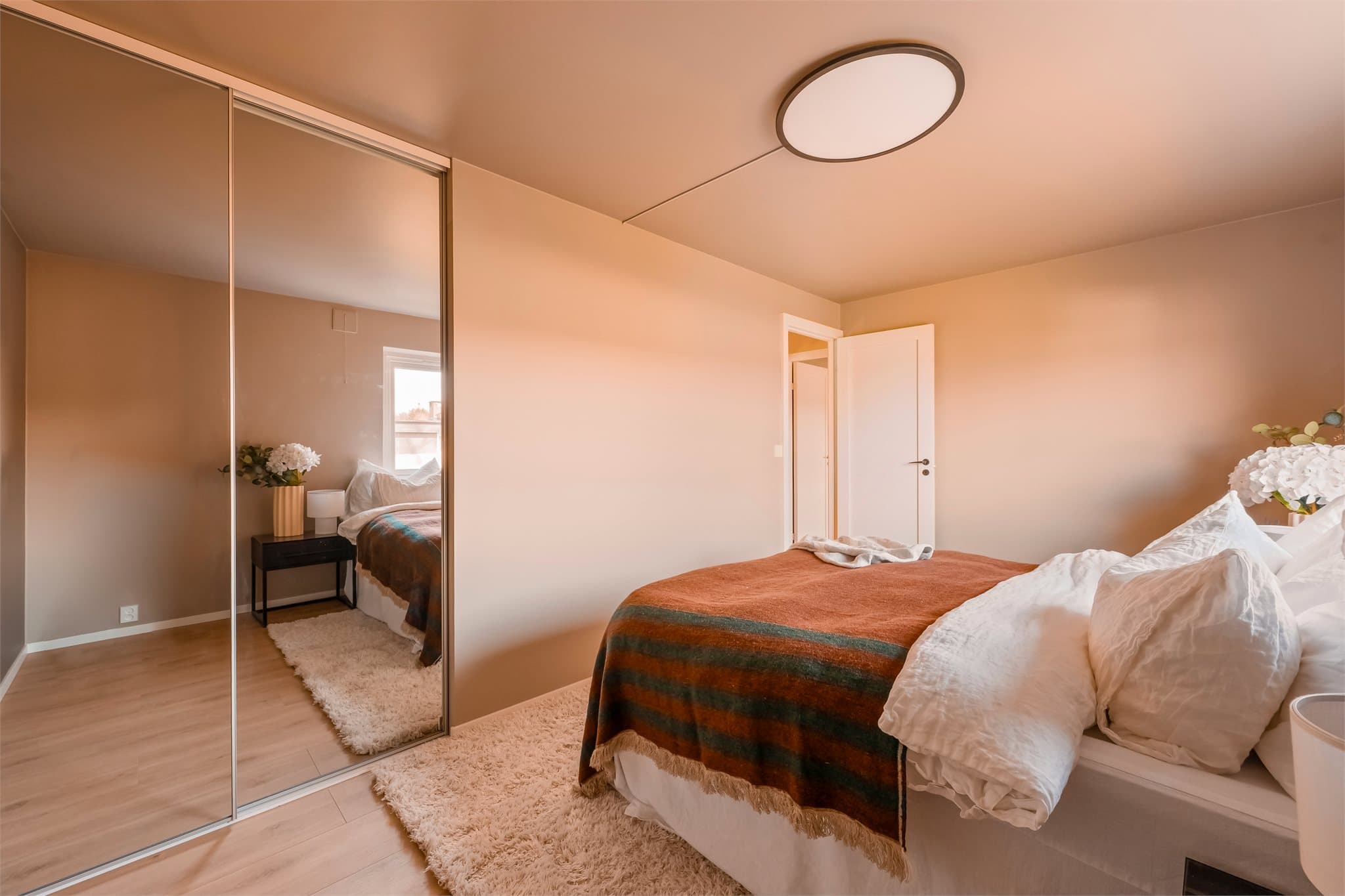 Her er det godt med garderobeplass.