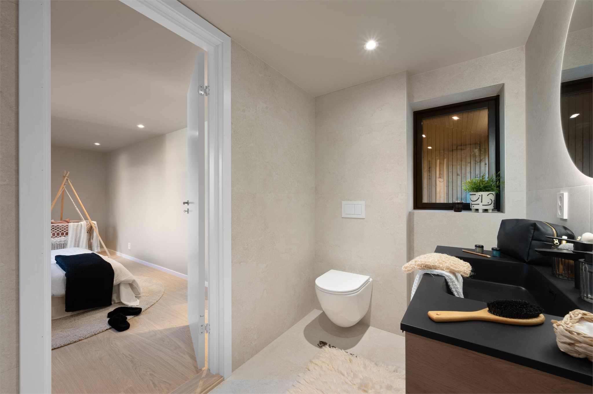 - Utførelsen på badet gir et eksklusivt, sømløst og minimalistisk preg -