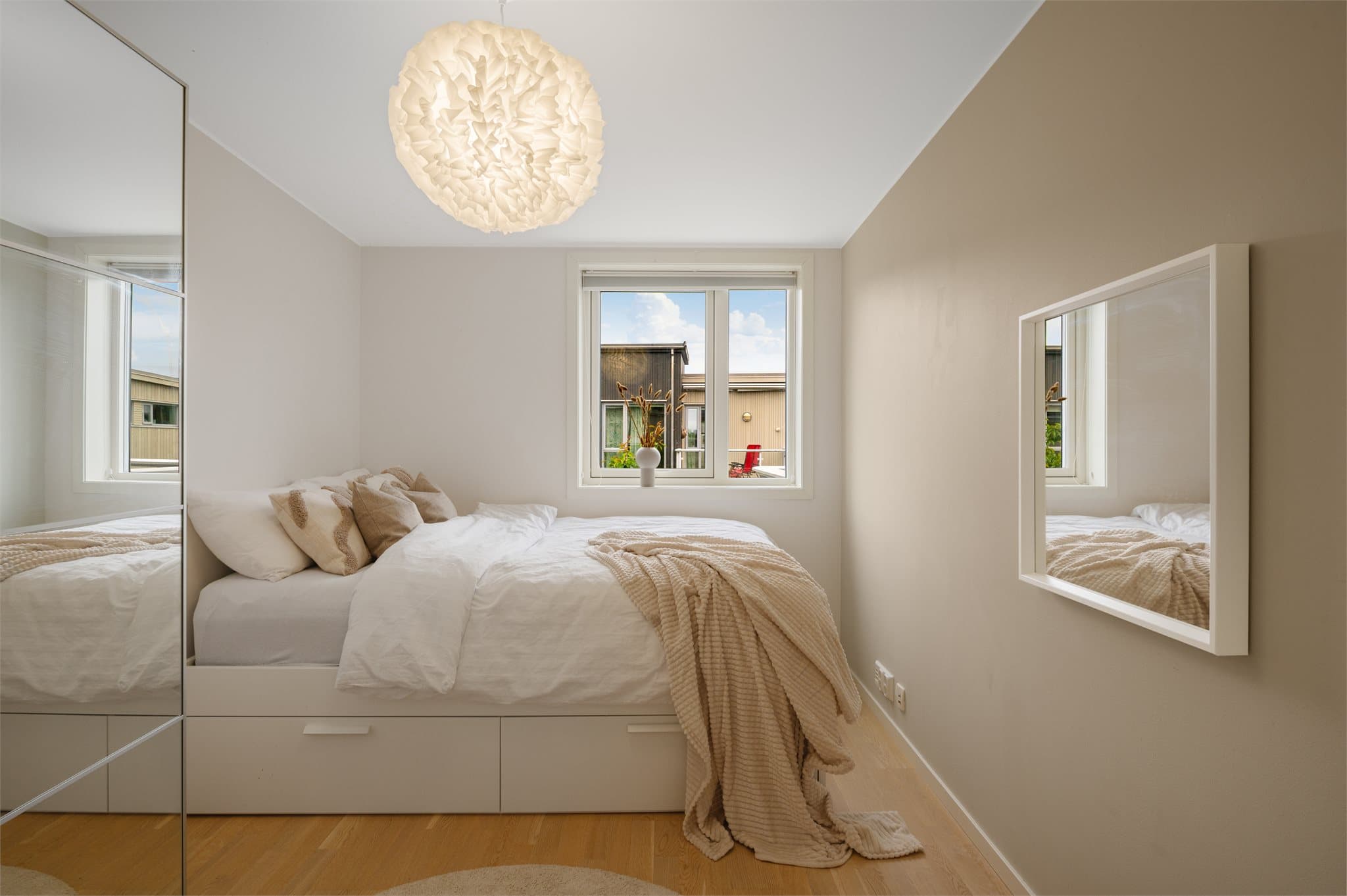 - Rommet måler 10,2m² -