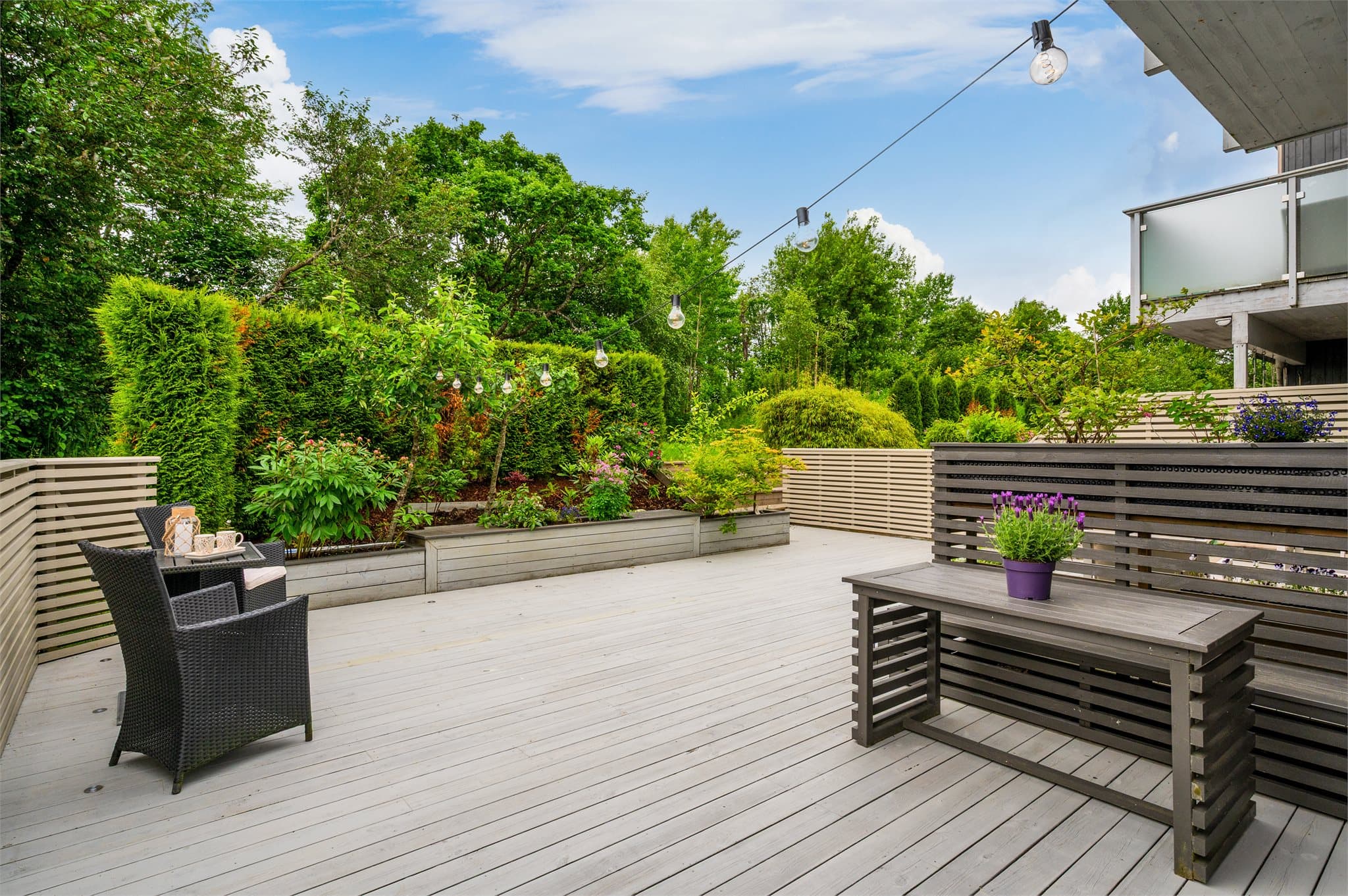 - Terrassen med utgang fra stuen måler 62m² -