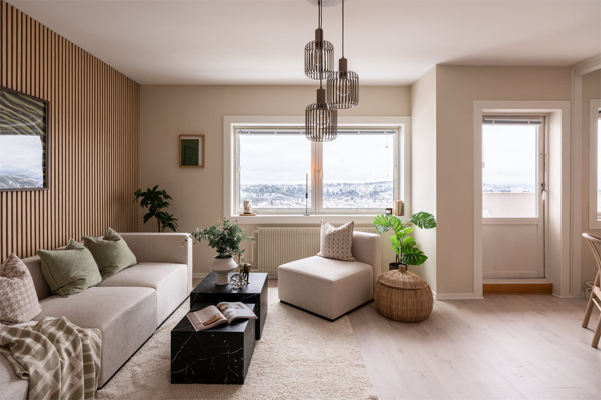 Fra stuen har du åpen, usjenert og fantastisk utsikt.