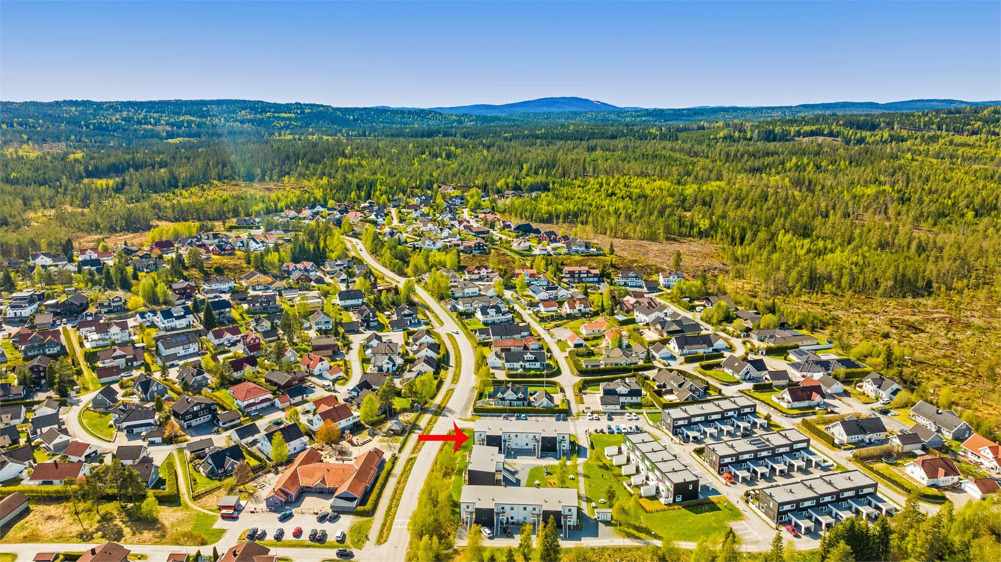 Veletablerte boligområde bestående av både eneboliger og andre småhus.