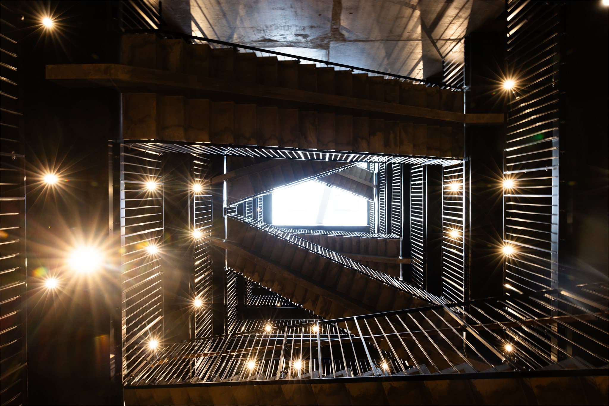 Vannkunstens unike design og arkitektur kommer til syne også innvendig.