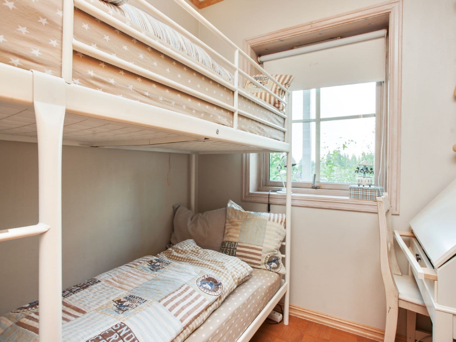 Rom benyttet som soverom nummer to i leilighet. Rommet er godkjent som sportsbod, er ikke bruksendret og derav ikke godkjent for varig opphold.