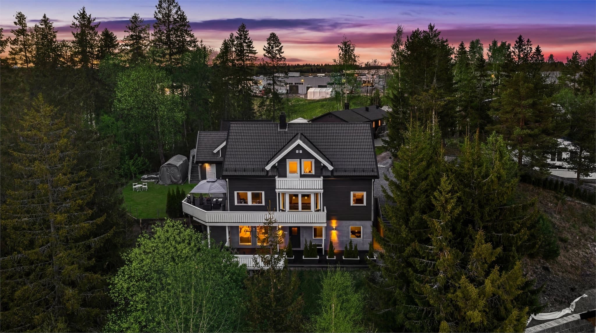 Emera Romerike ønsker velkommen til Farexveien 9! Bildet er digitalt redigert fra vår til sommer og noe avvik kan forekomme.