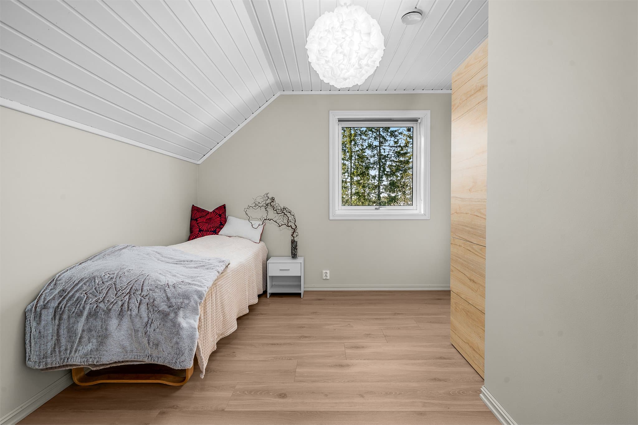 Soverom nummer tre, også med god plass for garderobeskap og seng.