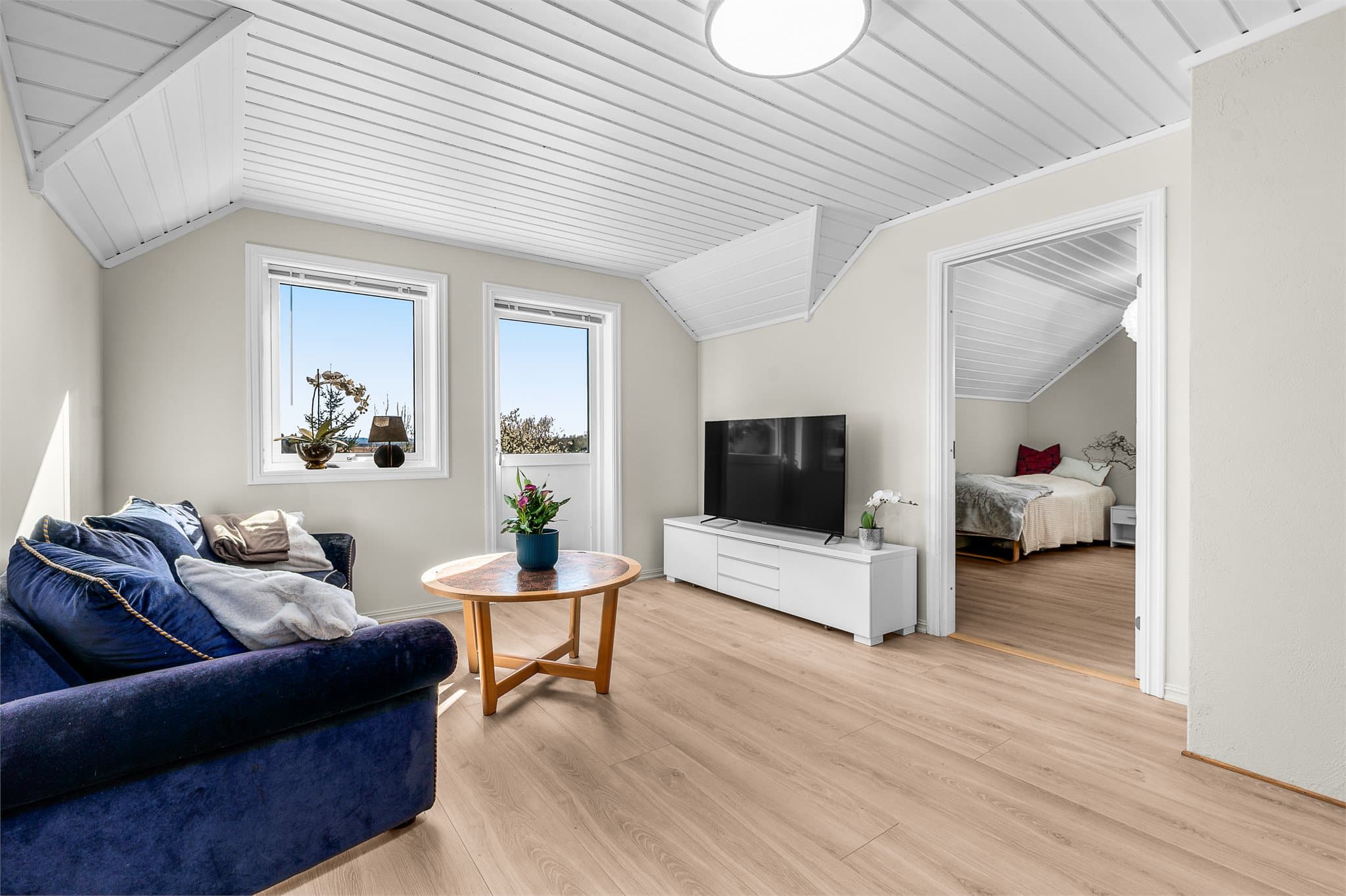 I boligens 2. etasje finner man 4 gode soverom, loftstue og bad.