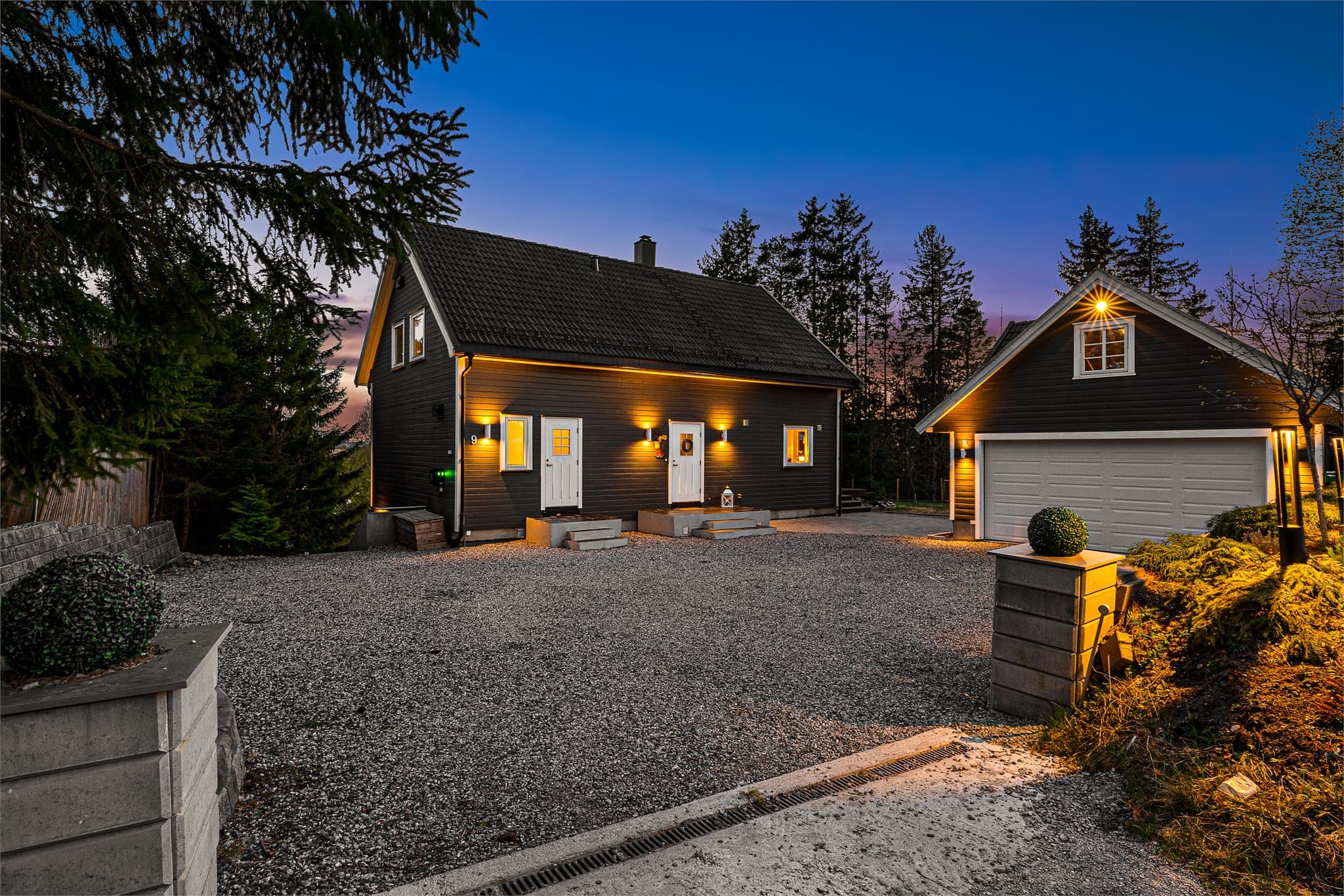 Svært god internbeliggenhet i boligområdet, innerst i blindvei.