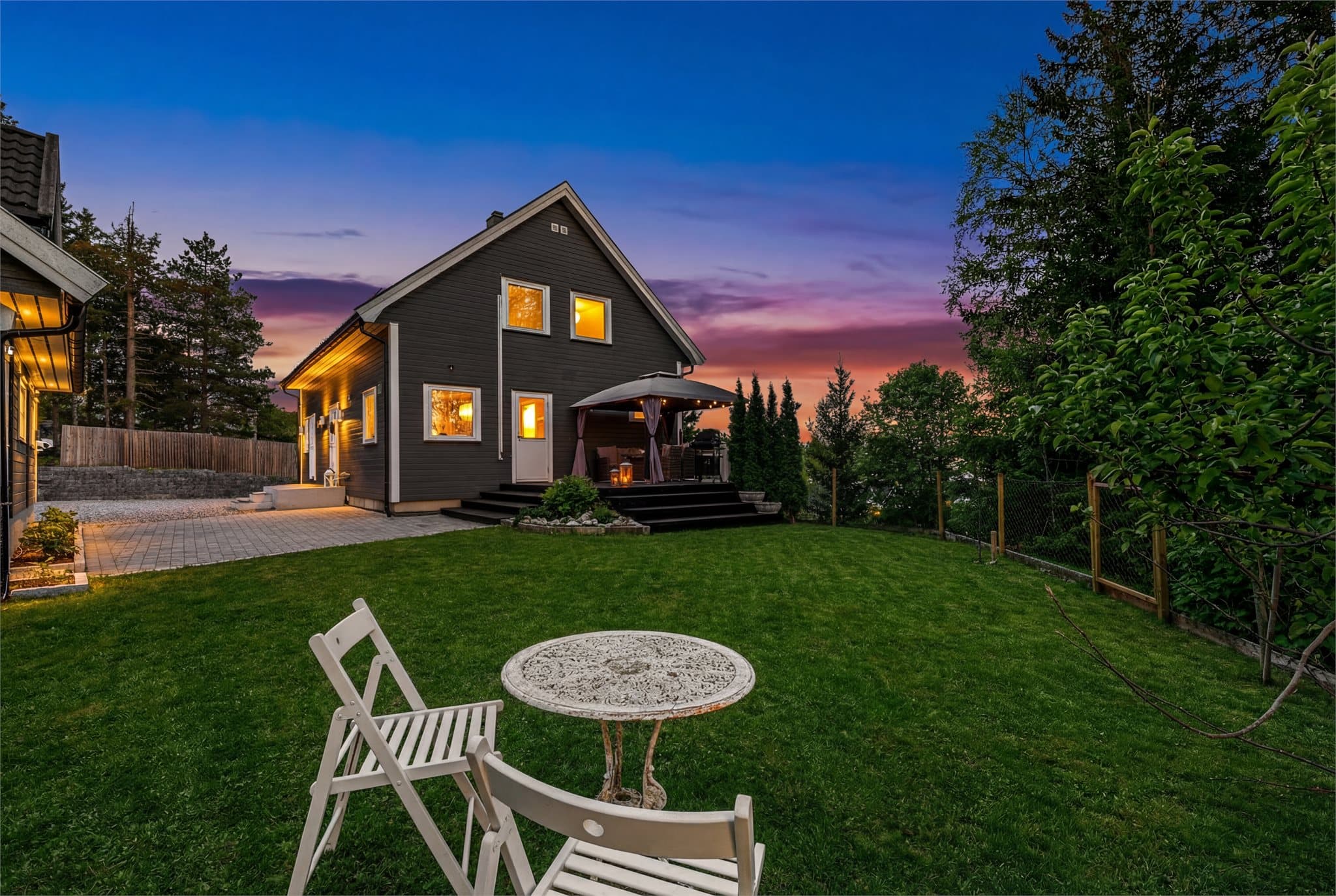 Kvelsstemning i Farexveien 9. Bildet er digitalt redigert fra vår til sommer og noe avvik kan forekomme.