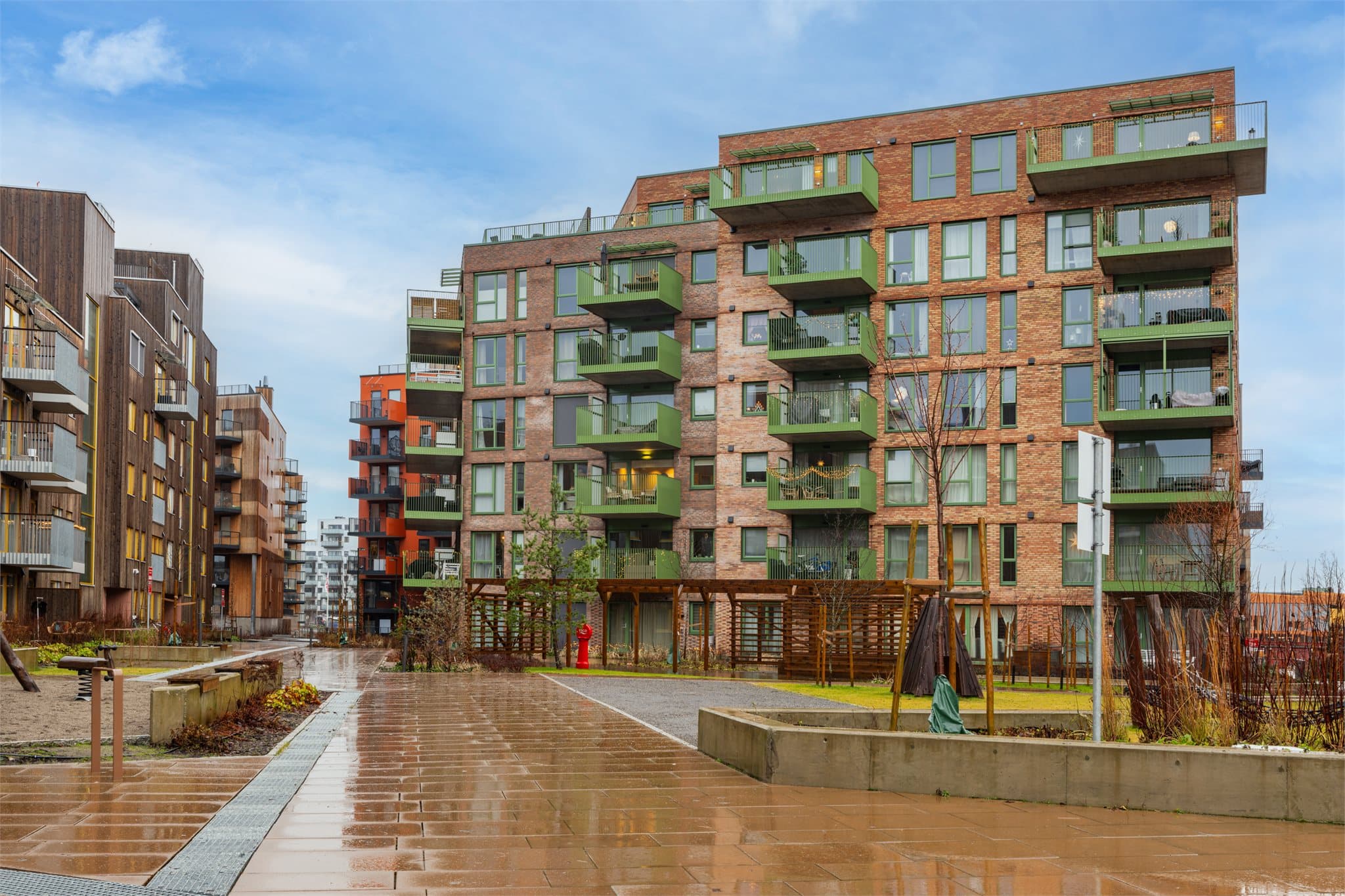 Hverdagslogistikken er enkel med Rema 1000 og Triaden Storsenter kun minutter unna.