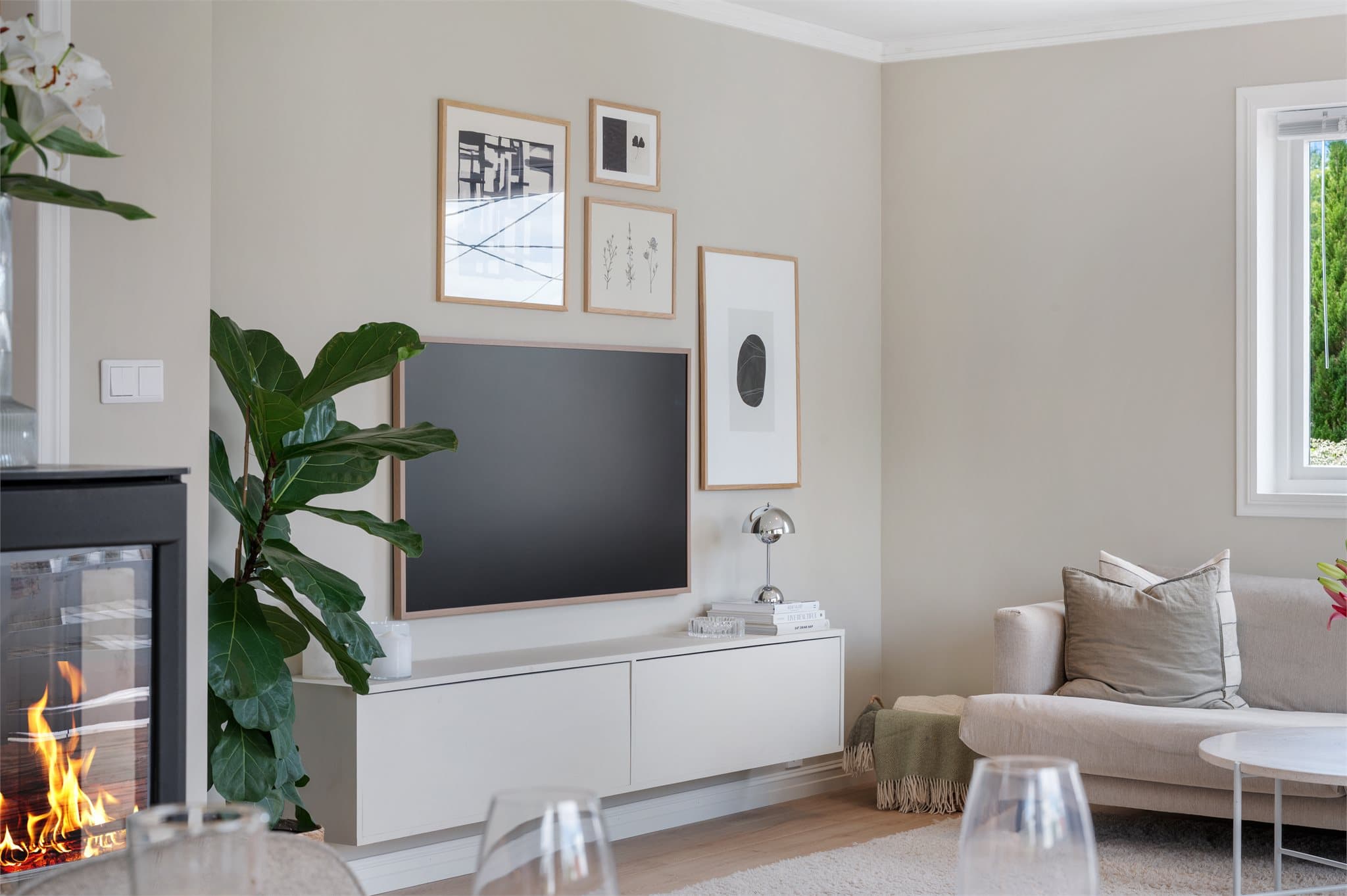 Stuen/kjøkken måler 32,4m²
