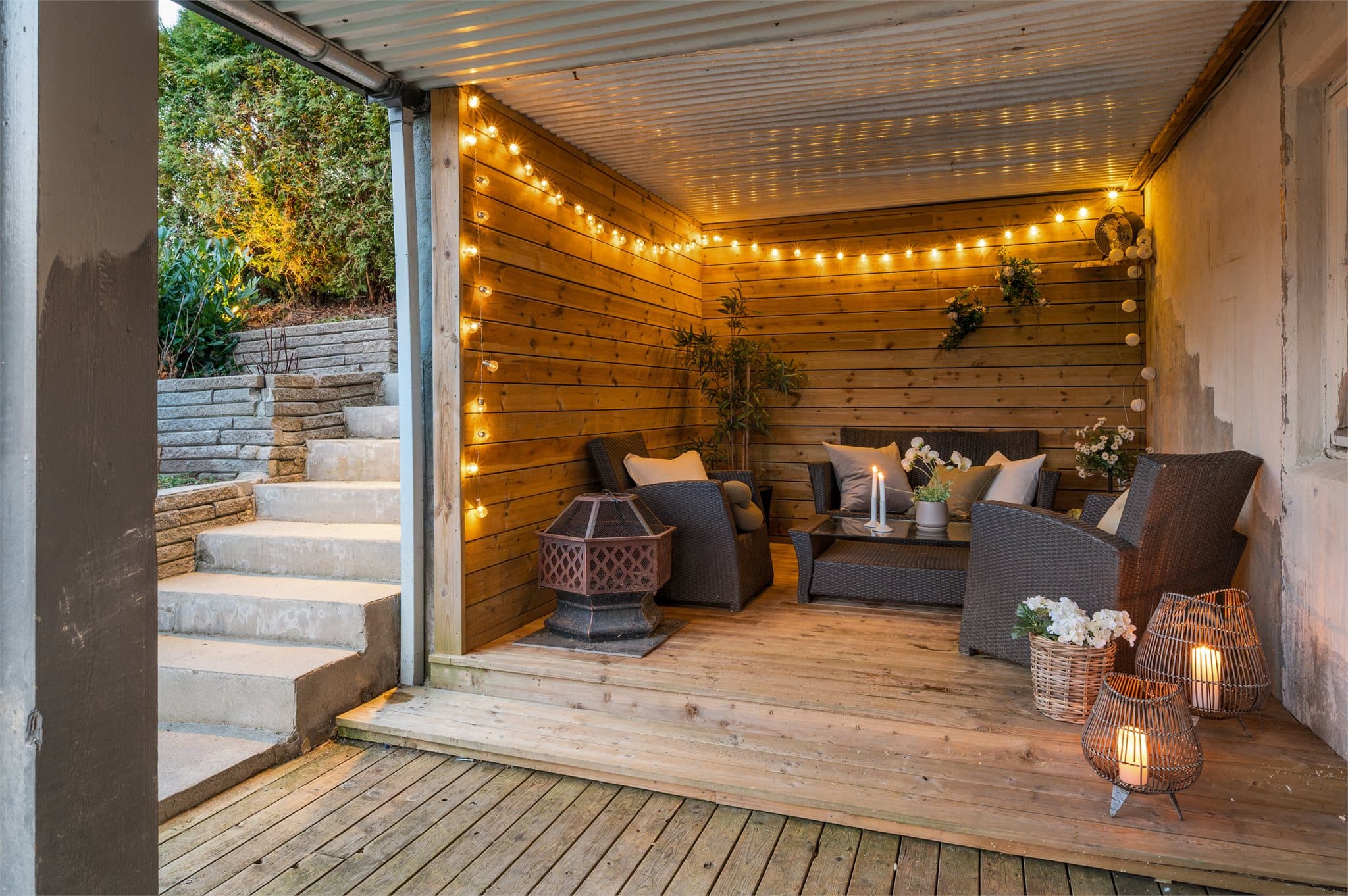 - Underetasjen har egen ytterdør med utgang til et koselig uteområde-