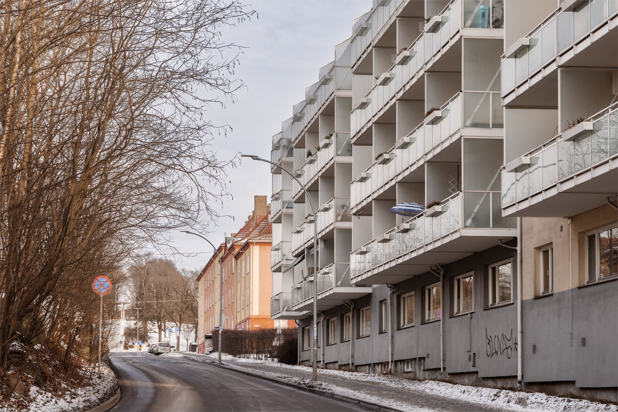 Her bor du sentralt, men samtidig skjermet, med grønne omgivelser, servicetilbud og kollektivtransport rett i nærheten.