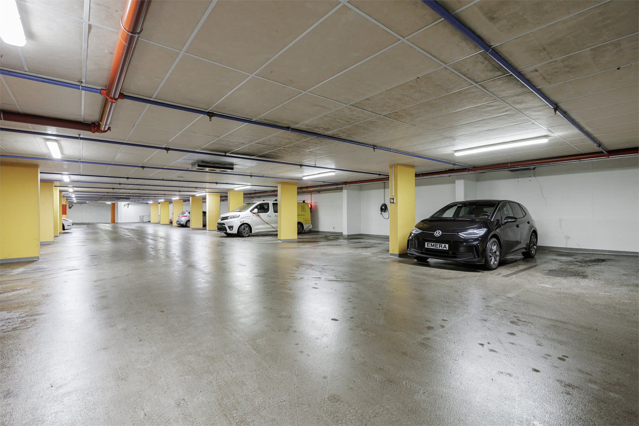 Garasjeplass nr. 40 medfølger.