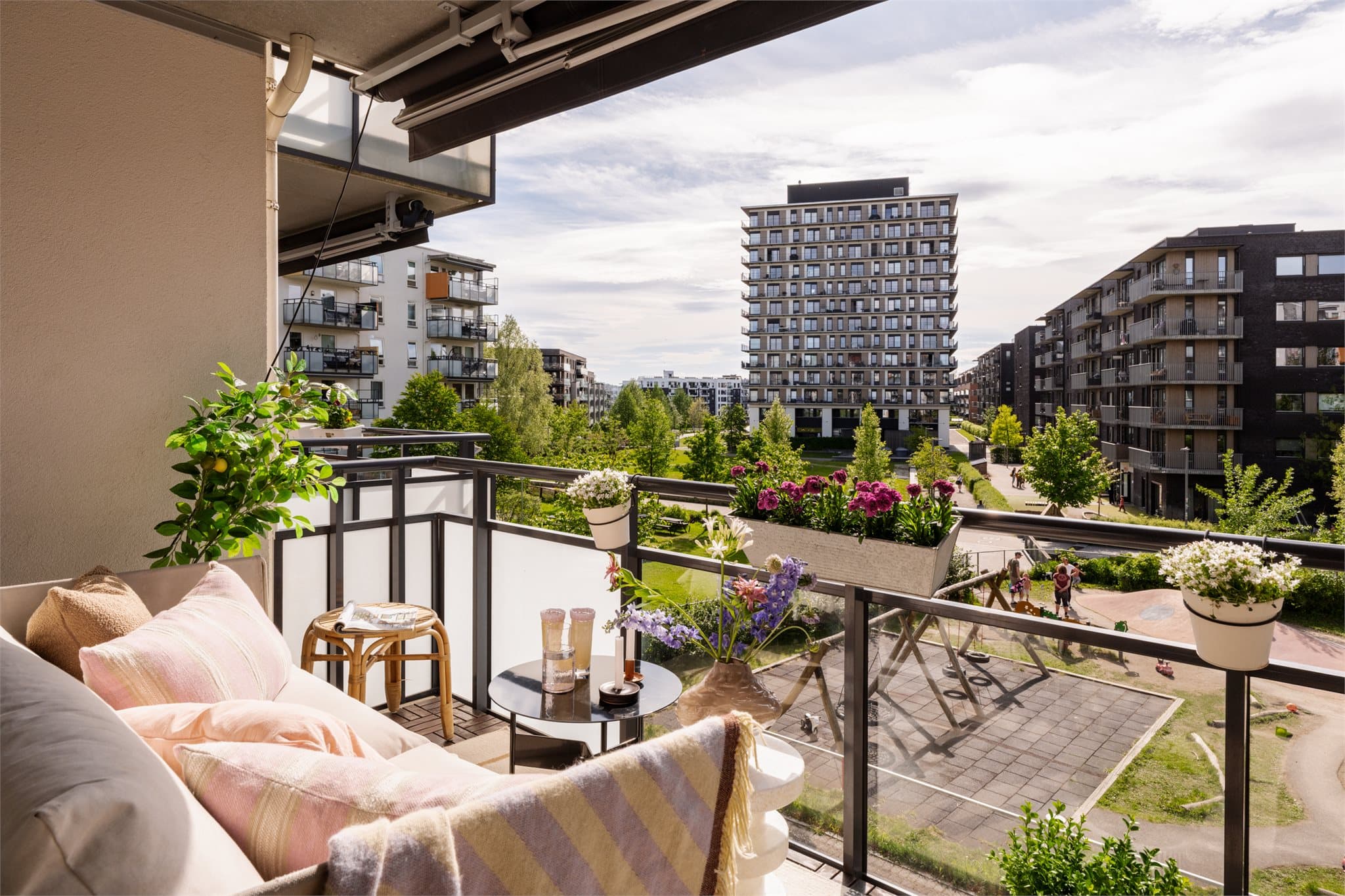 Sommeren kan dere nyte på en vestvendt balkong på hele 9 m².