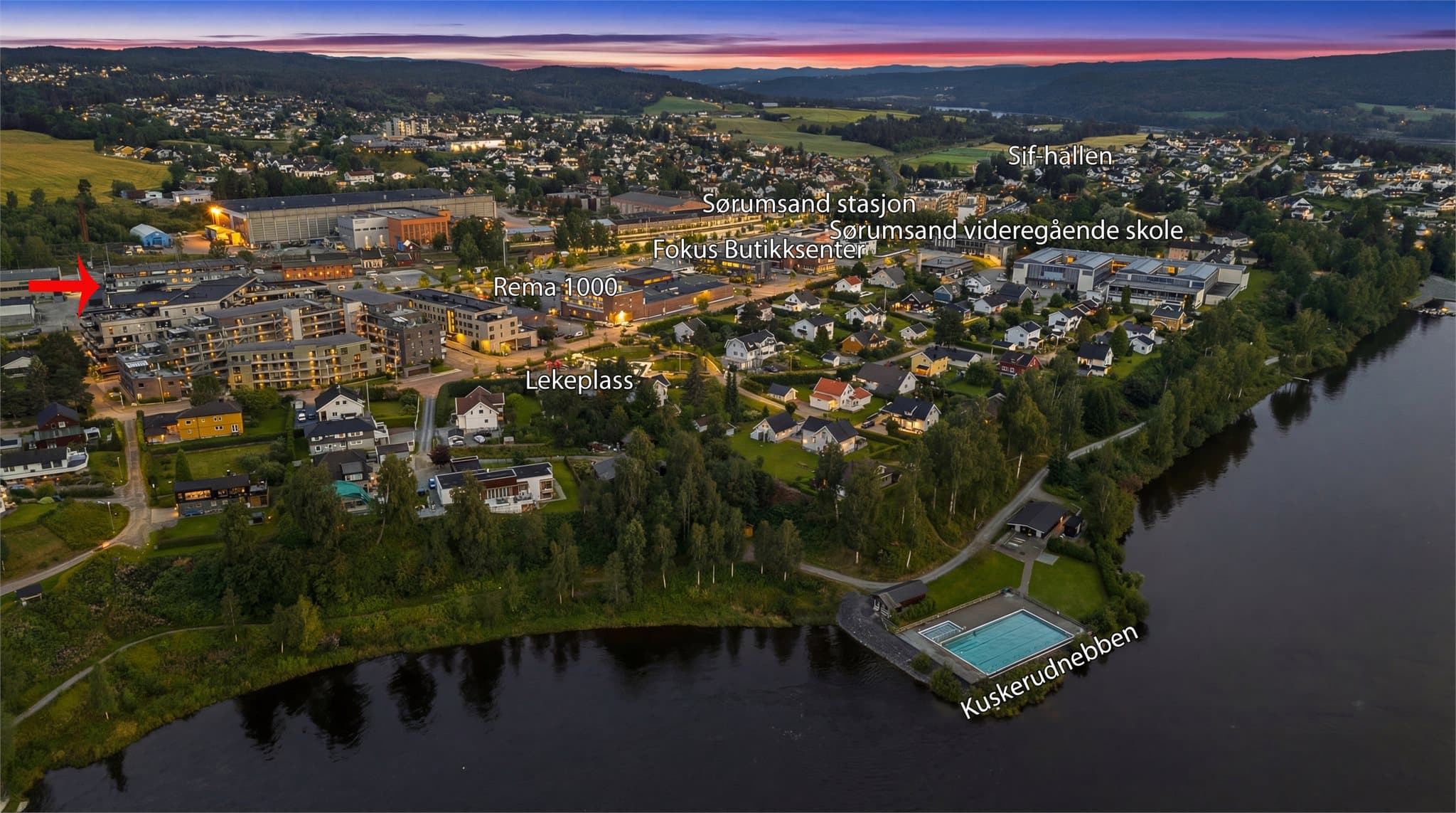 Sentralt plassert i Sørumsand sentrum med nærhet til kollektiv via både tog og buss.