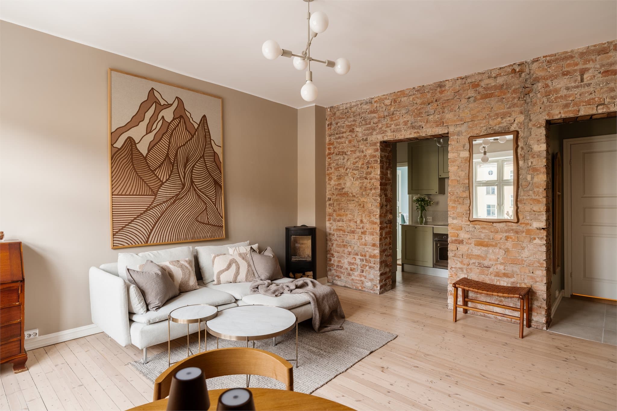 Her får du en flott og oppusset 3-roms på Torshovtoppen!