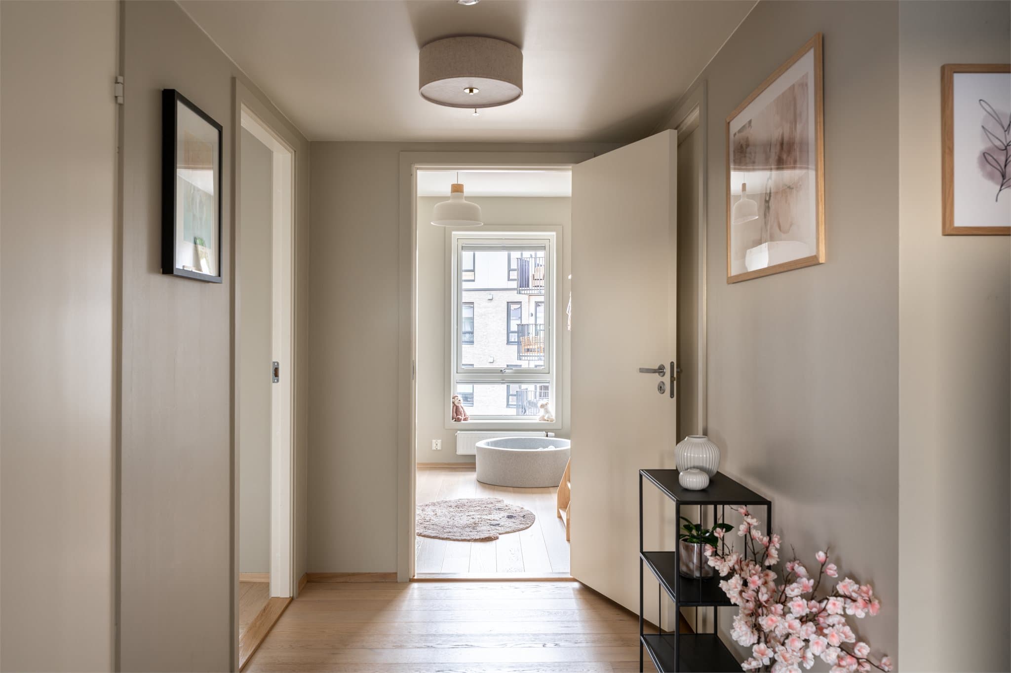 Leiligheten stod ferdig i 2020 og byr på god plass til hele familien.