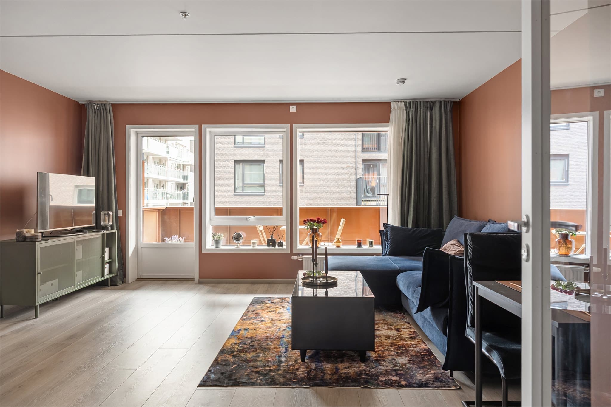 Adrian Stokstad ved Emera Eiendomsmegling ønsker velkommen til Brobekkveien 58E!