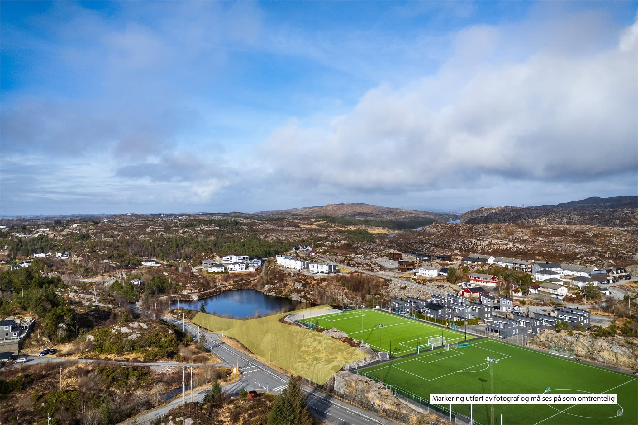 - Beliggenheten kombinerer det beste fra landlige og rolige omgivelser med nærhet til nødvendige fasiliteter! -