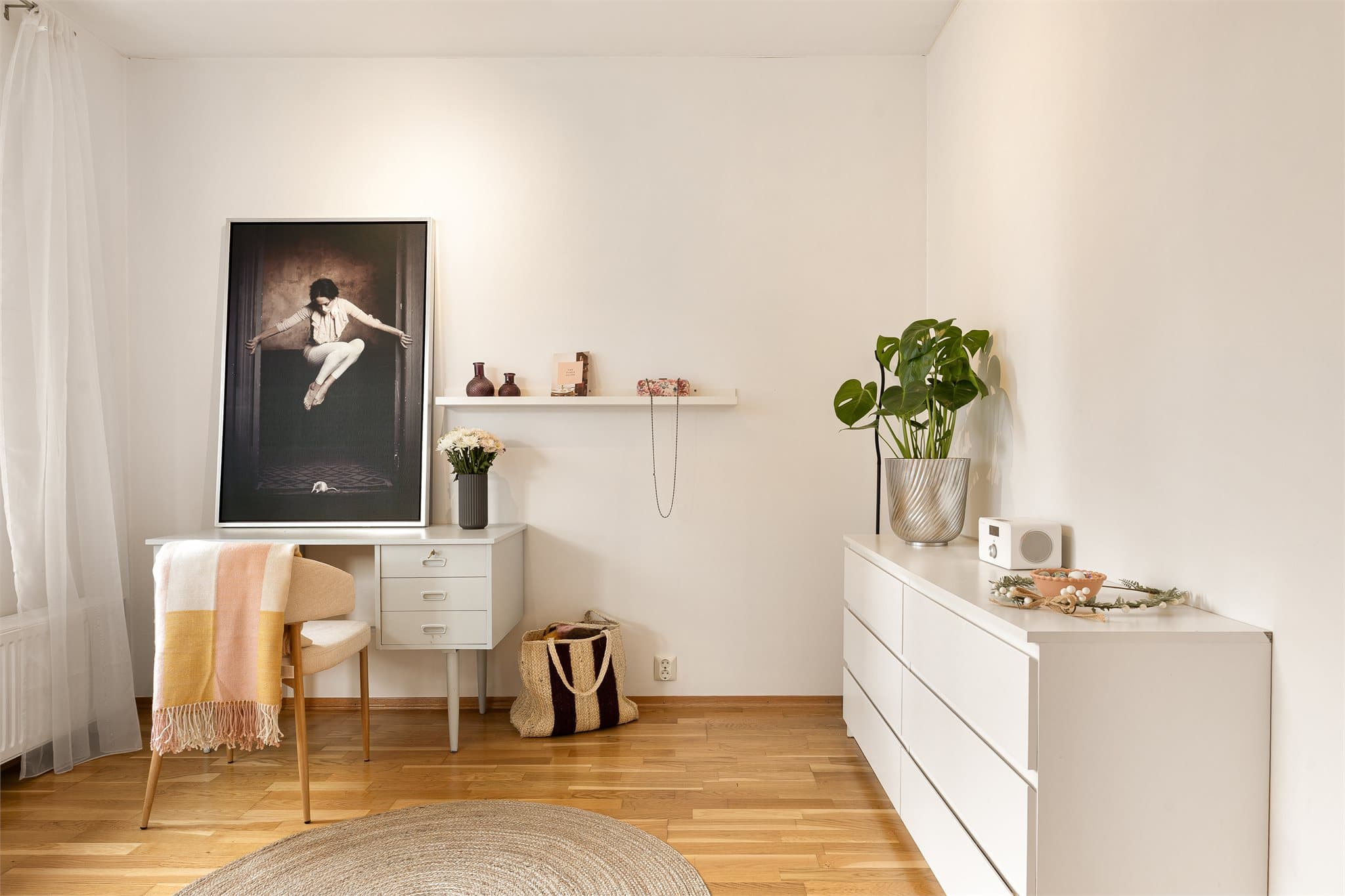 Her kan man enkelt innrede etter egne ønsker og behov, enten med lesekrok, kontorløsning eller en ekstra stuekrok.