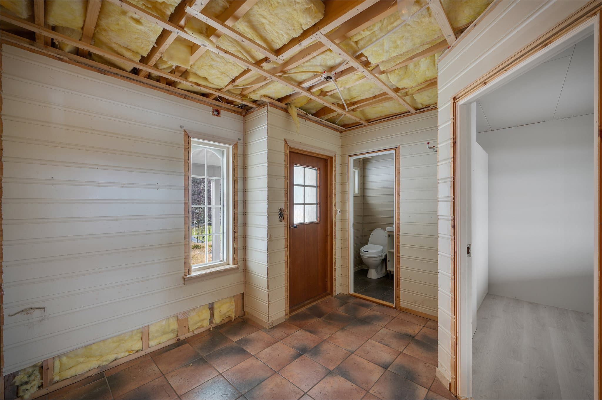 - Boligen krever omfattende rehabilitering -