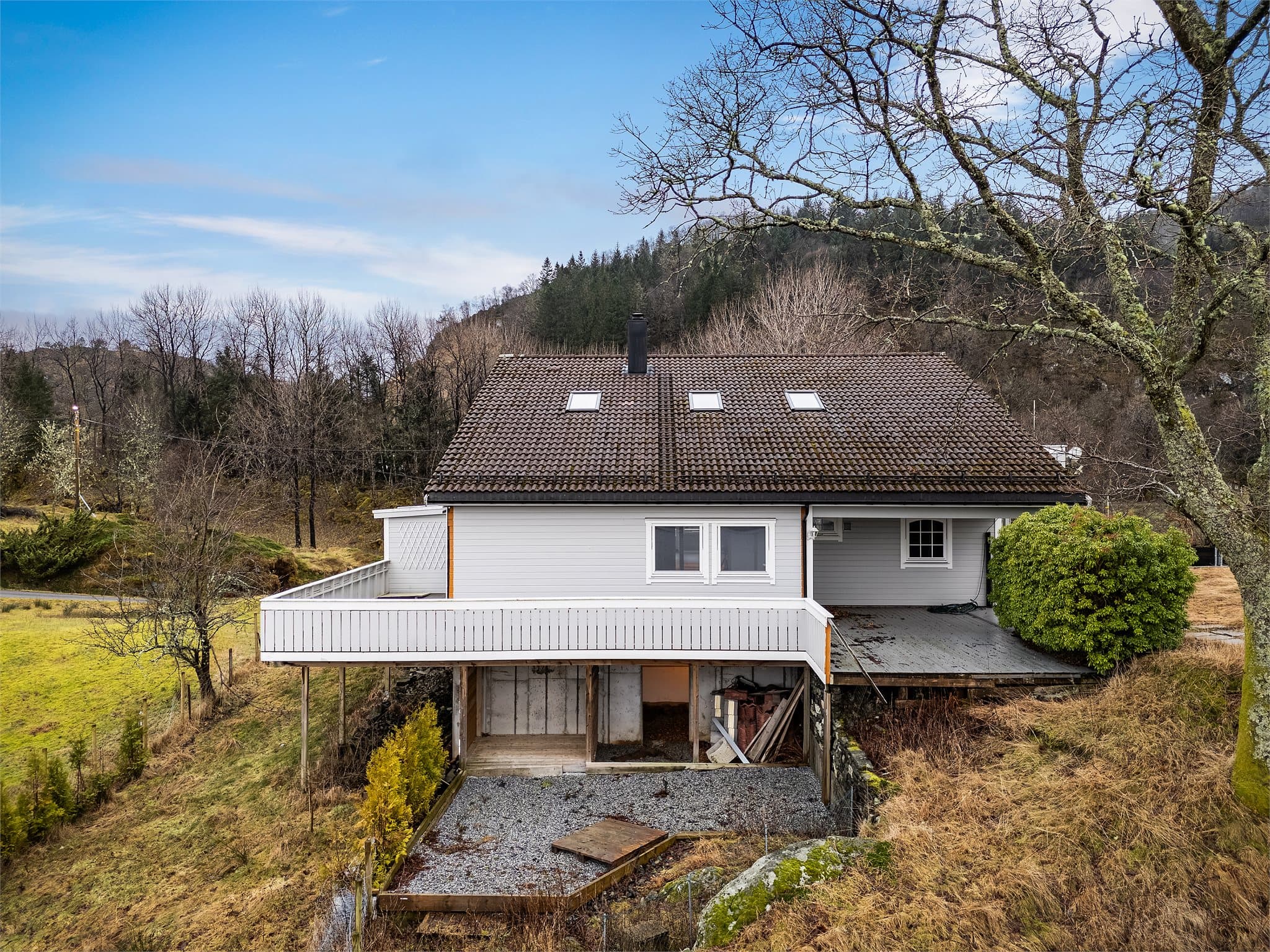 - Kun en 15 minutters kjøretur til Knarvik for et utvidet servicetilbud -