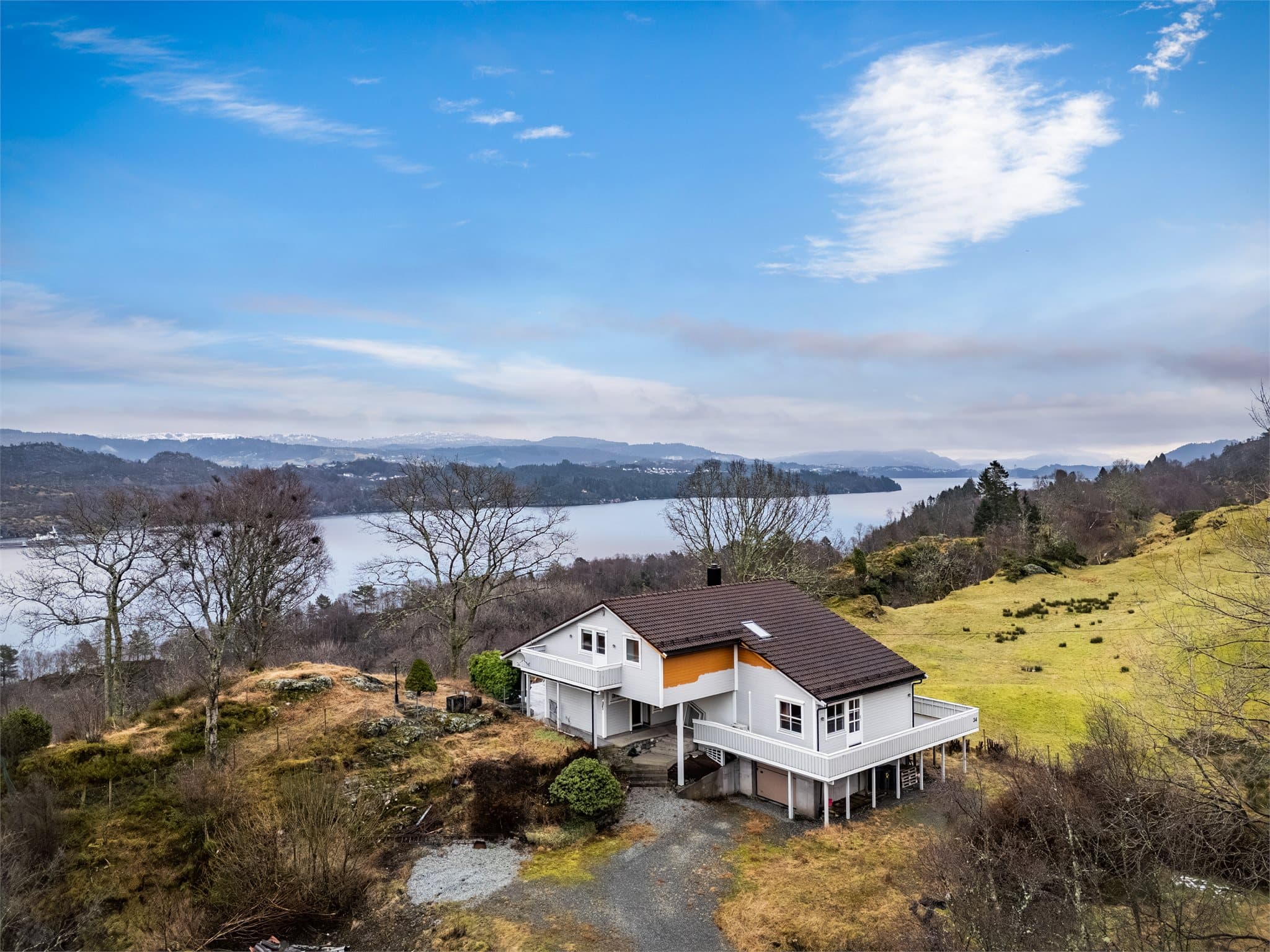 - Emera eiendomsmegling v/Erlend Stokmo har gleden av å presentere Gaustad 34 -