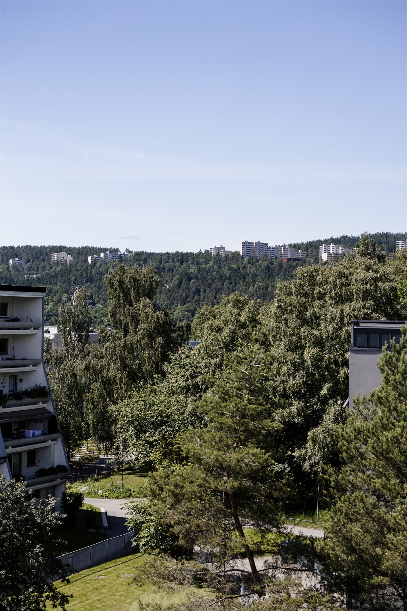 Nærhet til skog og mark gir gode turmuligheter året rundt.