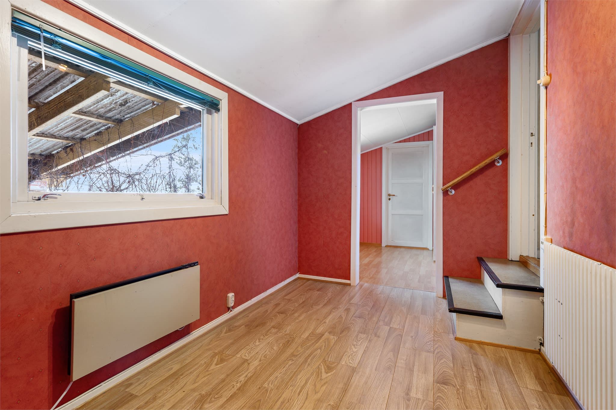 Boligen har et tilbygg fra 1962 for ekstra boltreplass.