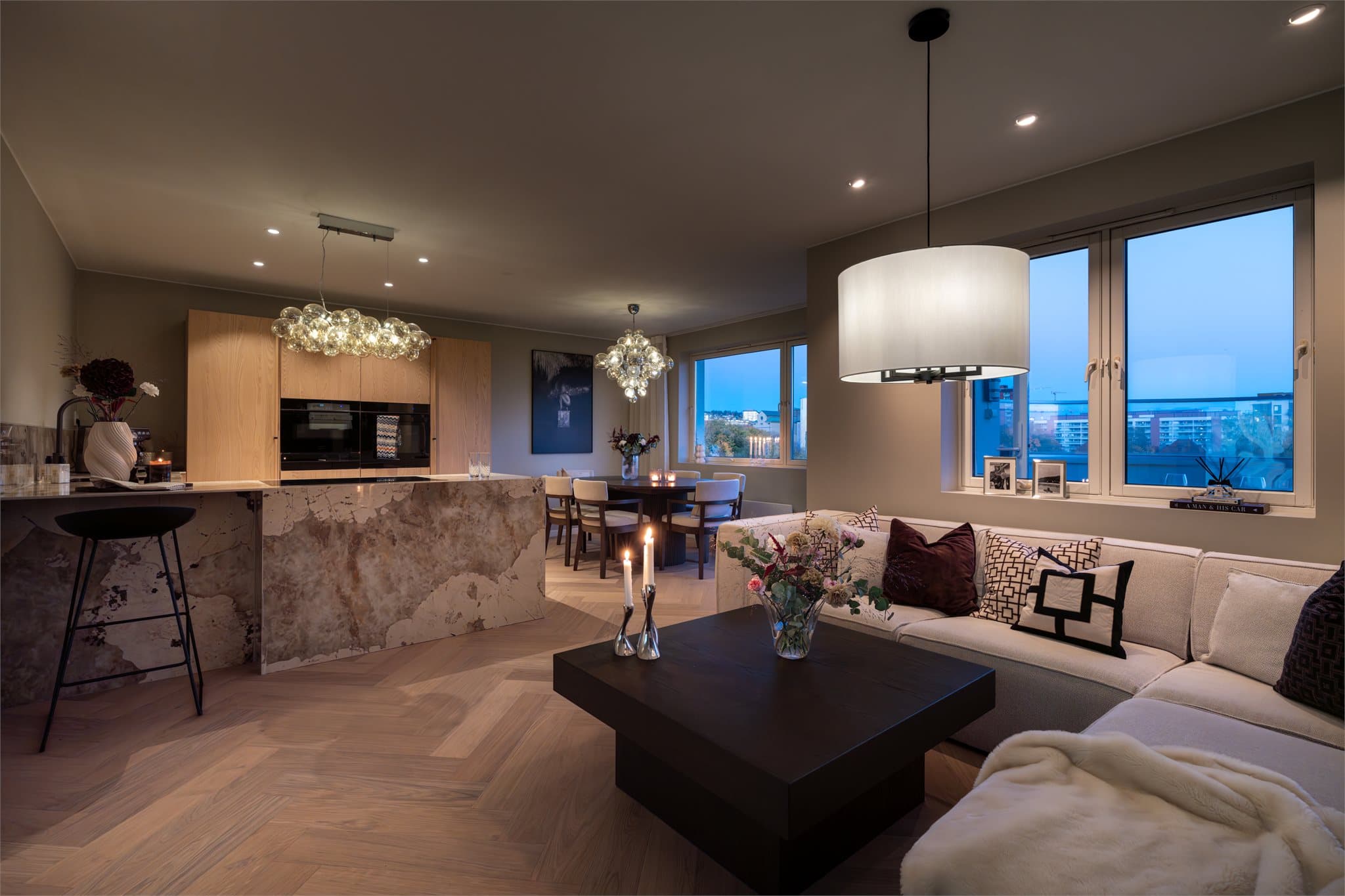 Leiligheten er vesentlig oppgradert i perioden 2024–2026 med svært eksklusiv standard. Denne må bare oppleves!