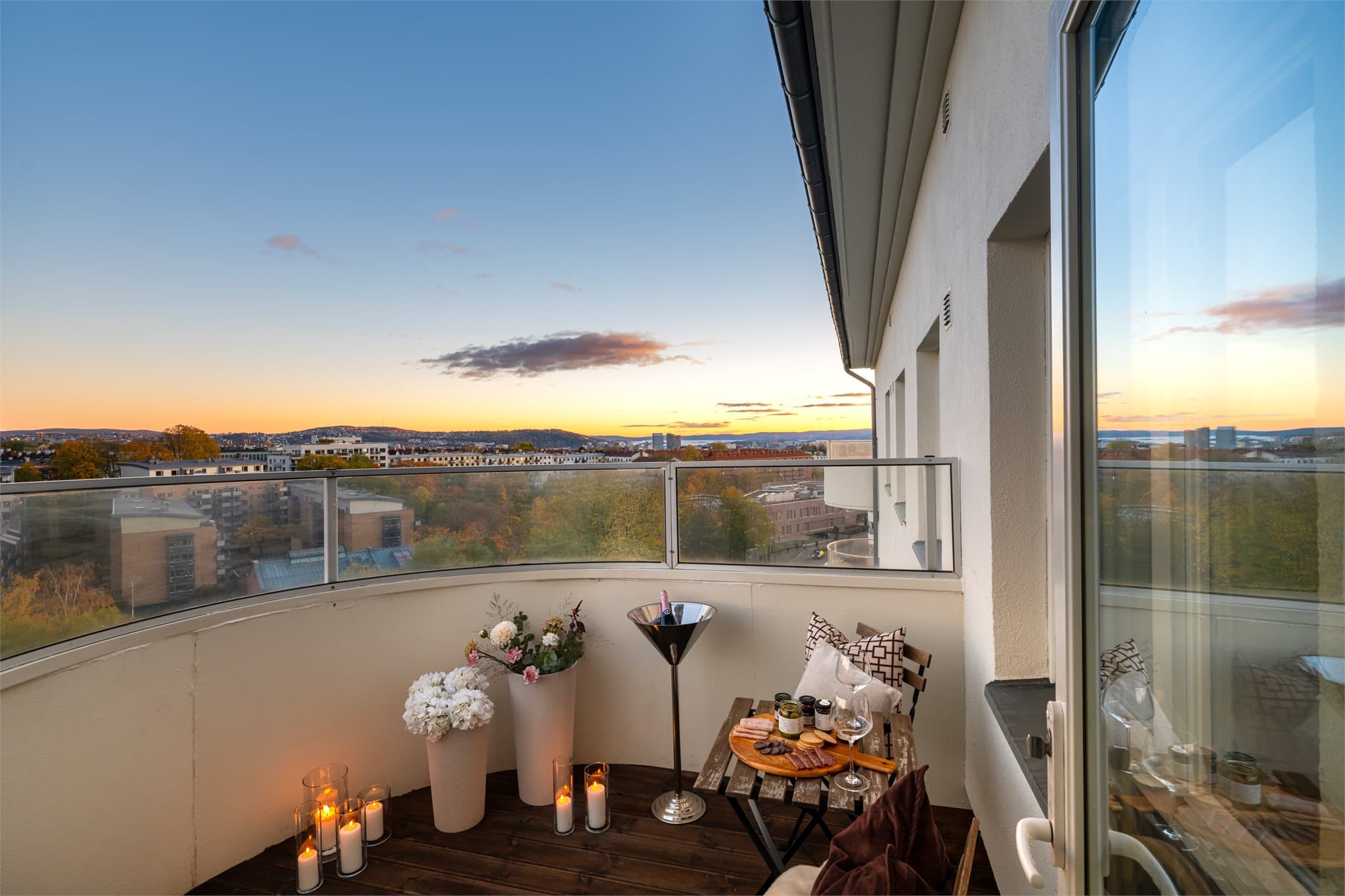 Balkongen på ca. 6,3 m² er en attraktiv forlengelse av leiligheten.