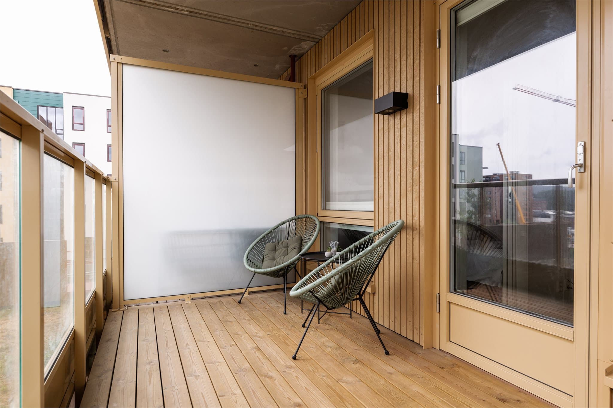 Den østvendte balkongen på 9 m² har god plass til en sittegruppe.