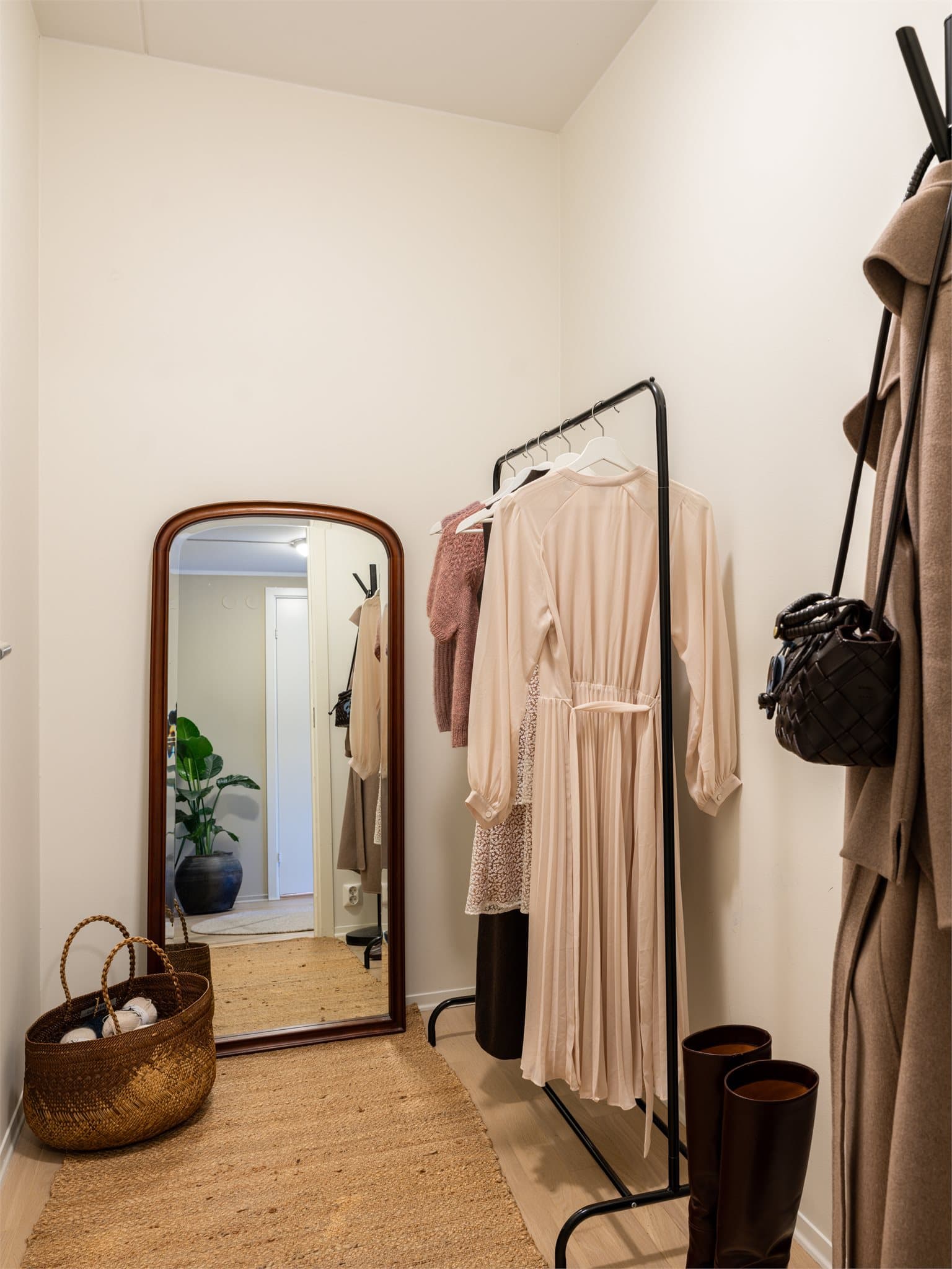 Boden kan også innredes som en walk-in-garderobe for deg som ønsker ekstra plass til klær og tilbehør.