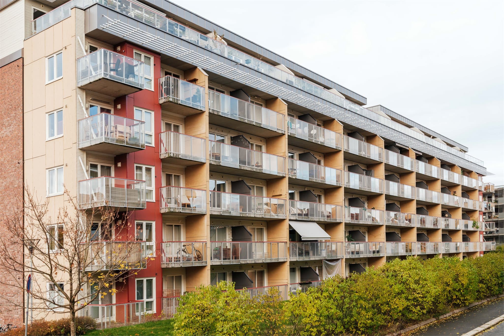 Boligselskapet består av 183 leiligheter. I tillegg kommer 2 tjenesteleiligheter. Bygning opprinnelig oppført i 1940 i mur- og betongkonstruksjoner, men ble totalrenovert i perioden 2012-2014.