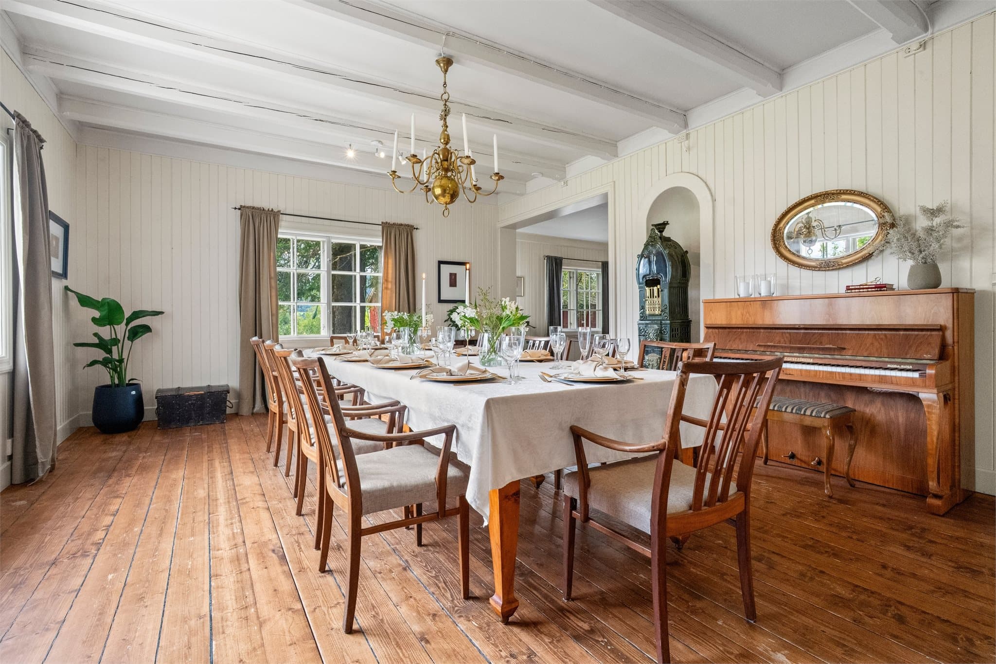 Her får du et naturlig samlingspunkt i hjemmet, med plass til både hverdag og større sammenkomster.