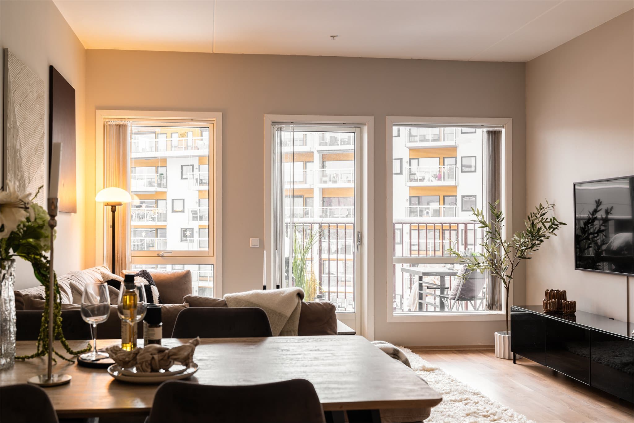 Rommet er enkelt å møblere og gir fleksibilitet for personlig innredning.