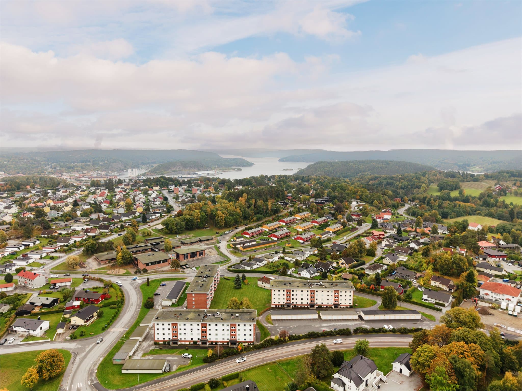 Utsyn over Halden og nærområdene med Iddefjorden i bakgrunnen.