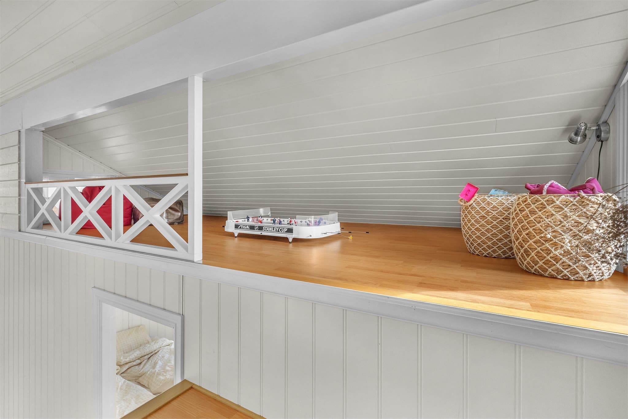 Hemsen har et gulvareal på ca. 16 m² og gir verdifull ekstra oppholdsplass.