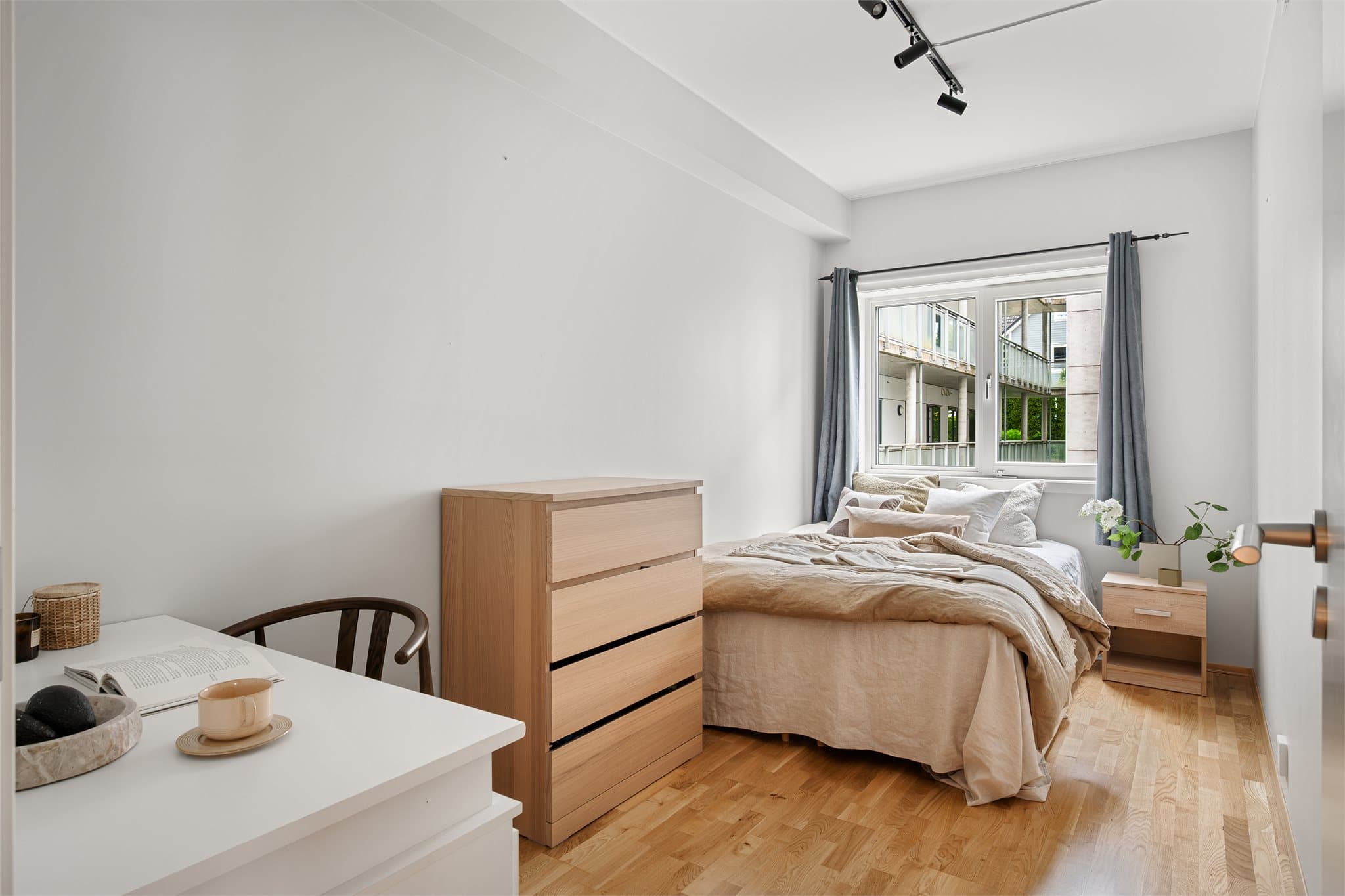 - Leilighetens andre soverom måler 10m² -