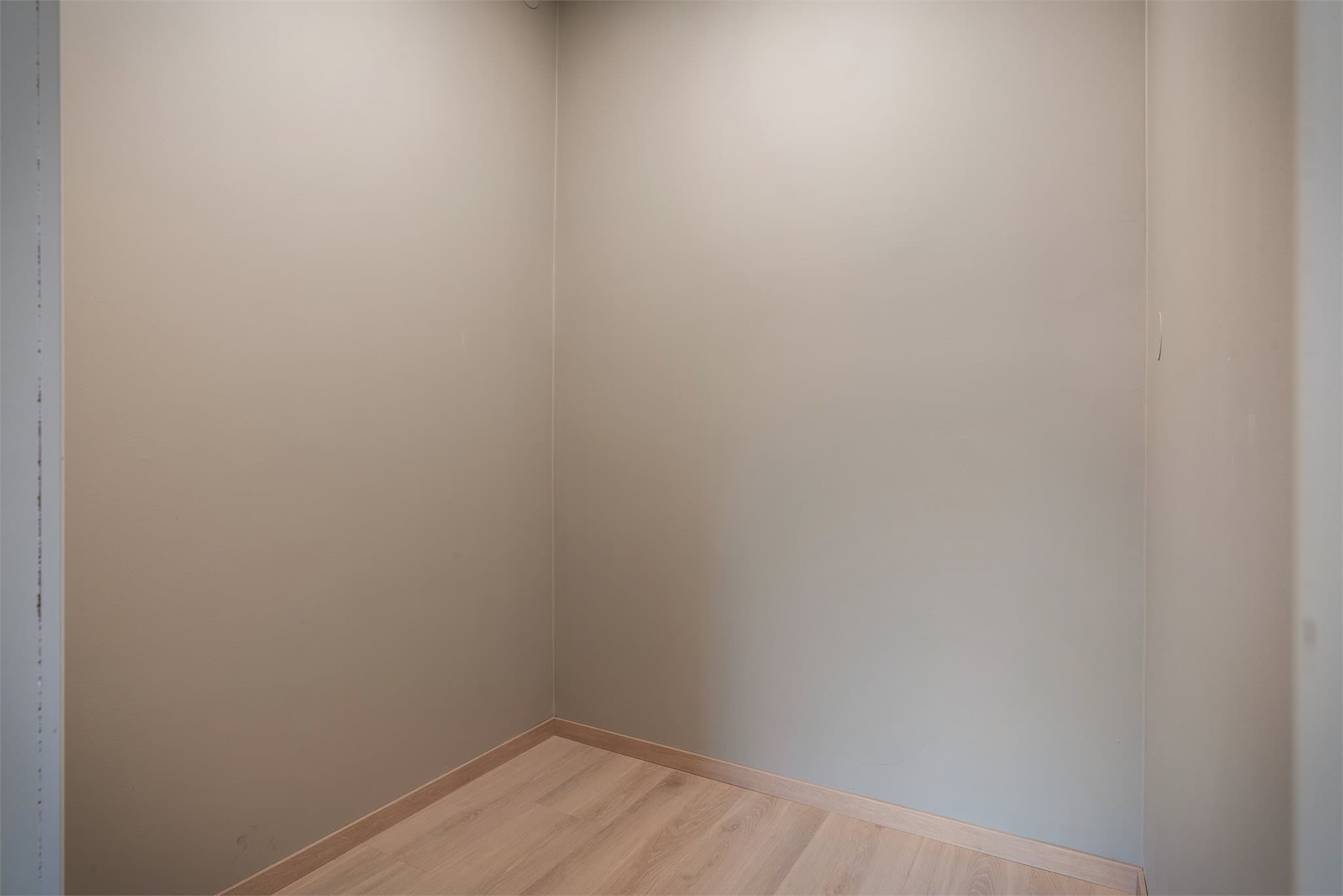 - Rommet måler 2,8 m²