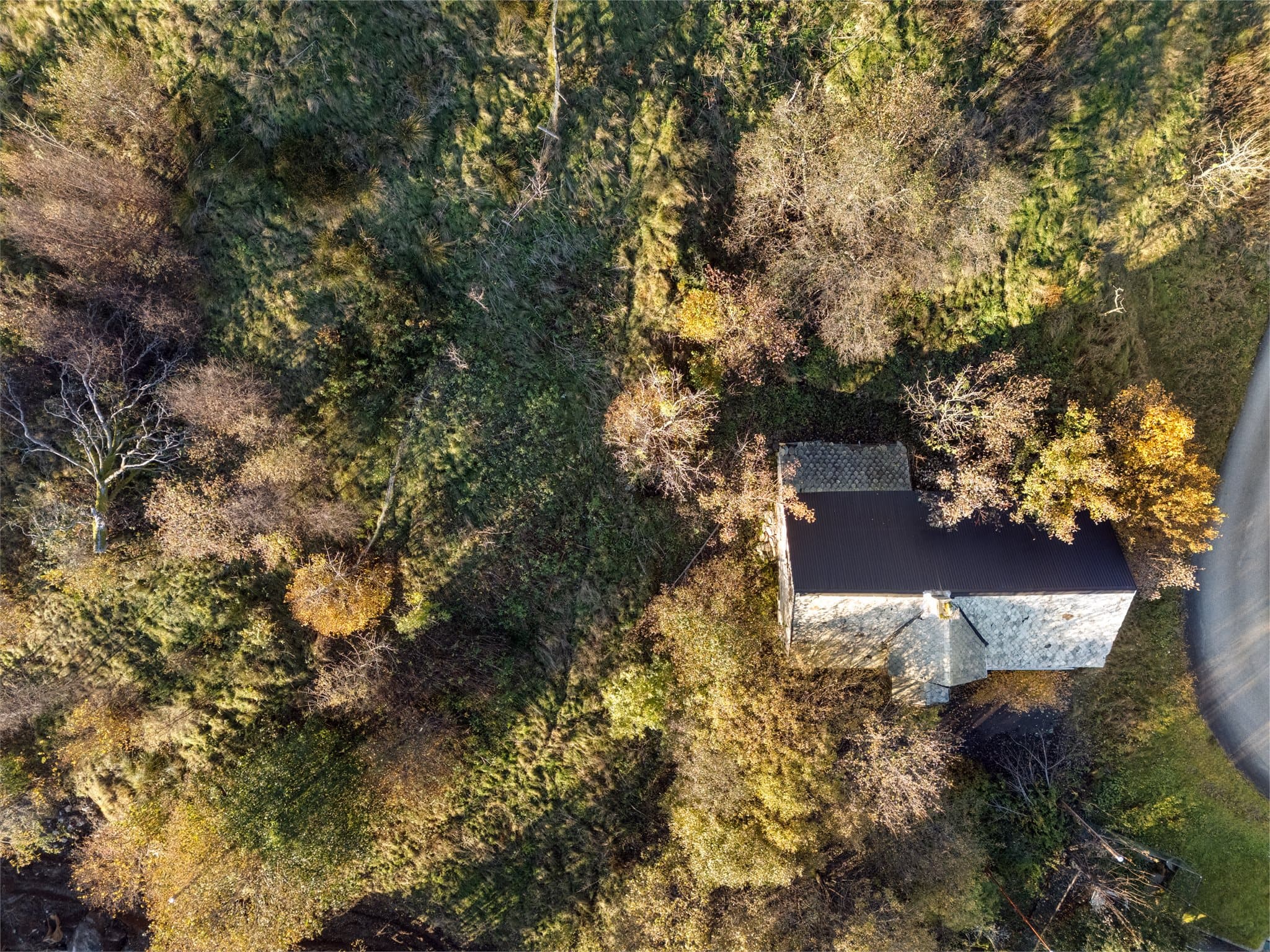 - Huset på tomten er ikke egnet for videre bosetting, og bør rehabiliteres eller rives -