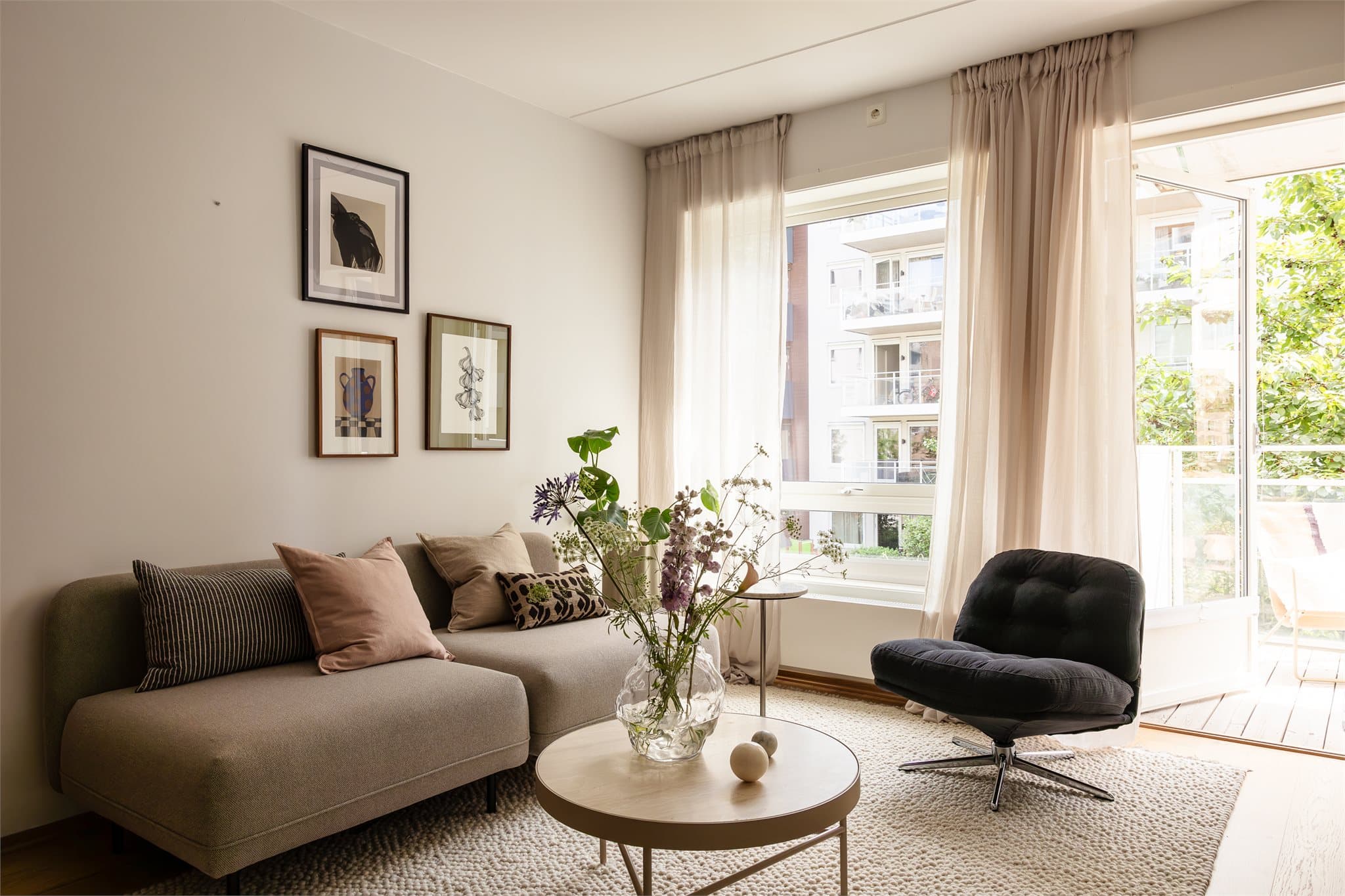 Her får du en moderne bolig med gjennomgående god standard og en svært god planløsning.