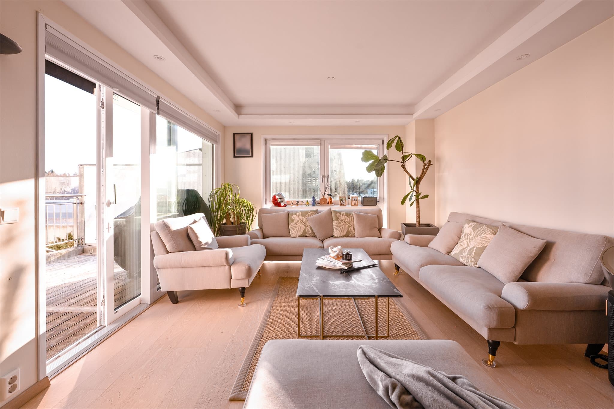 Gjennomgående god standard og 1-stavs parkett.