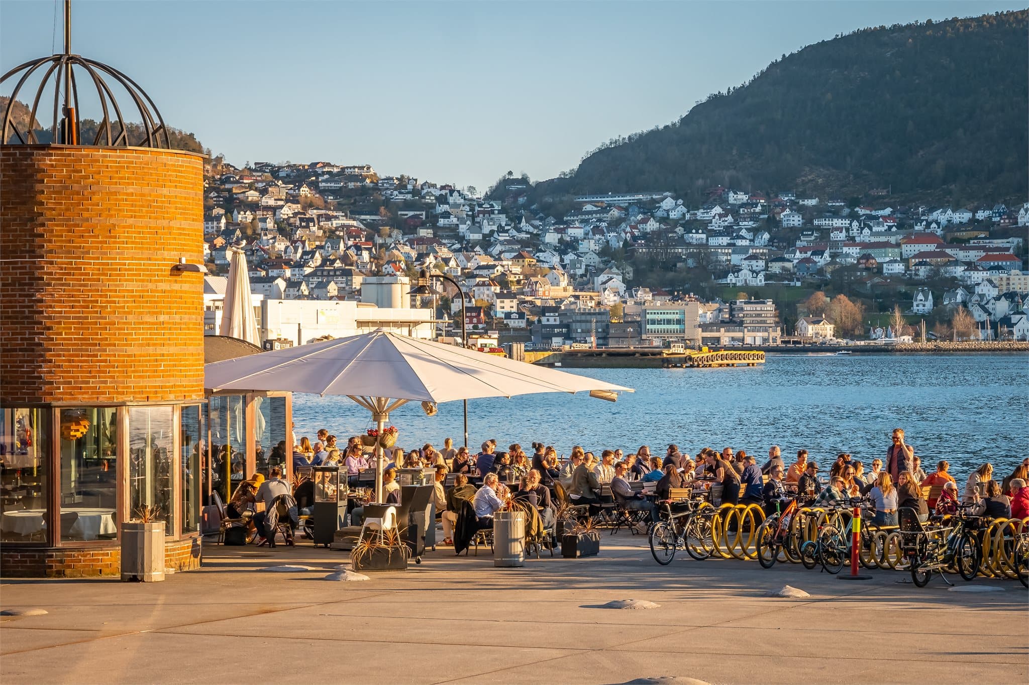 Her kan du nyte noe godt i glasset på fine dager