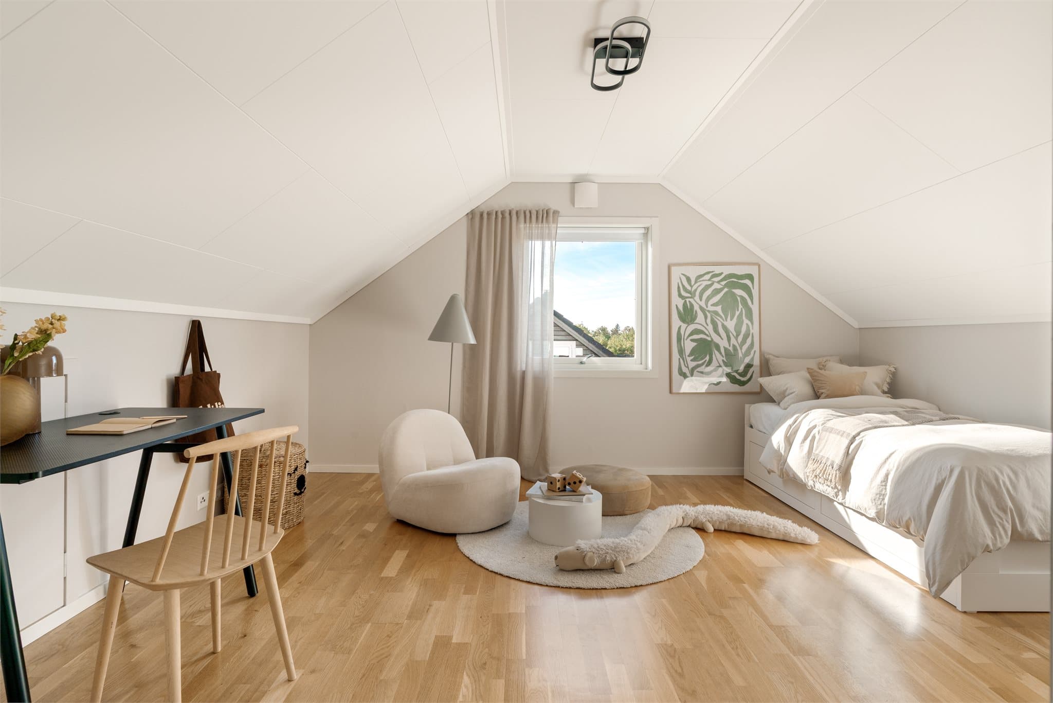 - Romslig soverom på 14,5 m² -