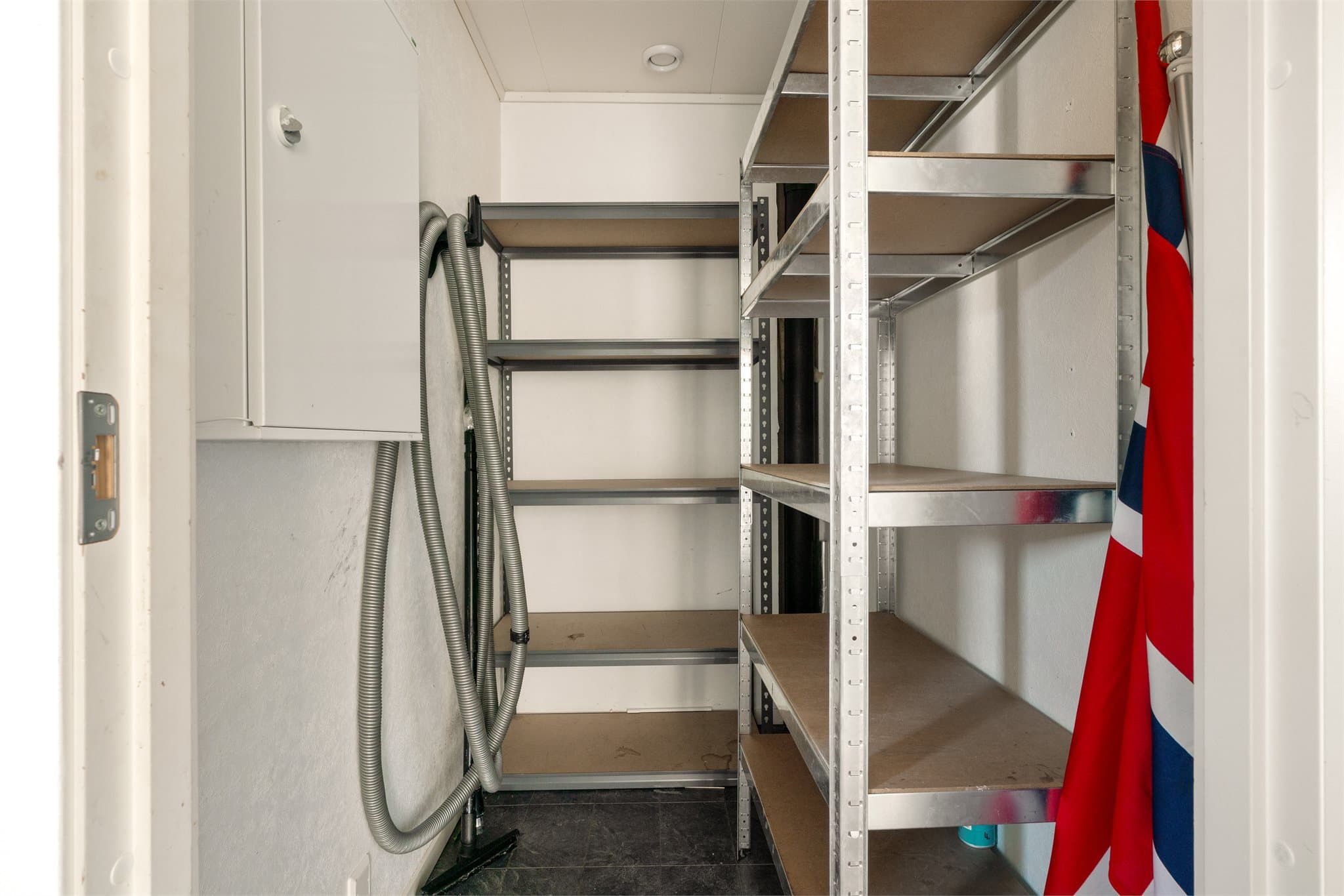- Godt med lagringsplass i boden i 1. etasje -